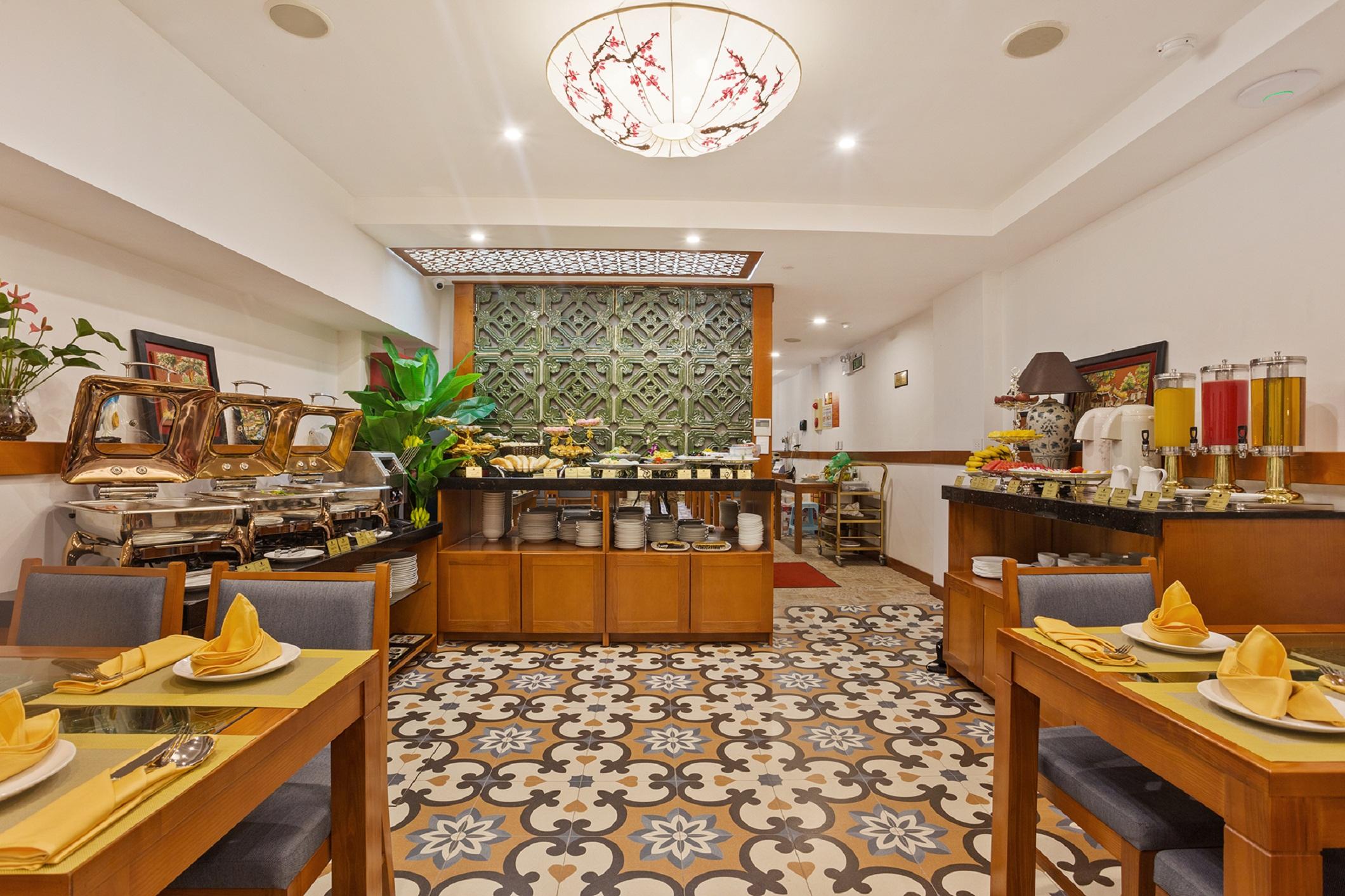 Hotel Golden 3*