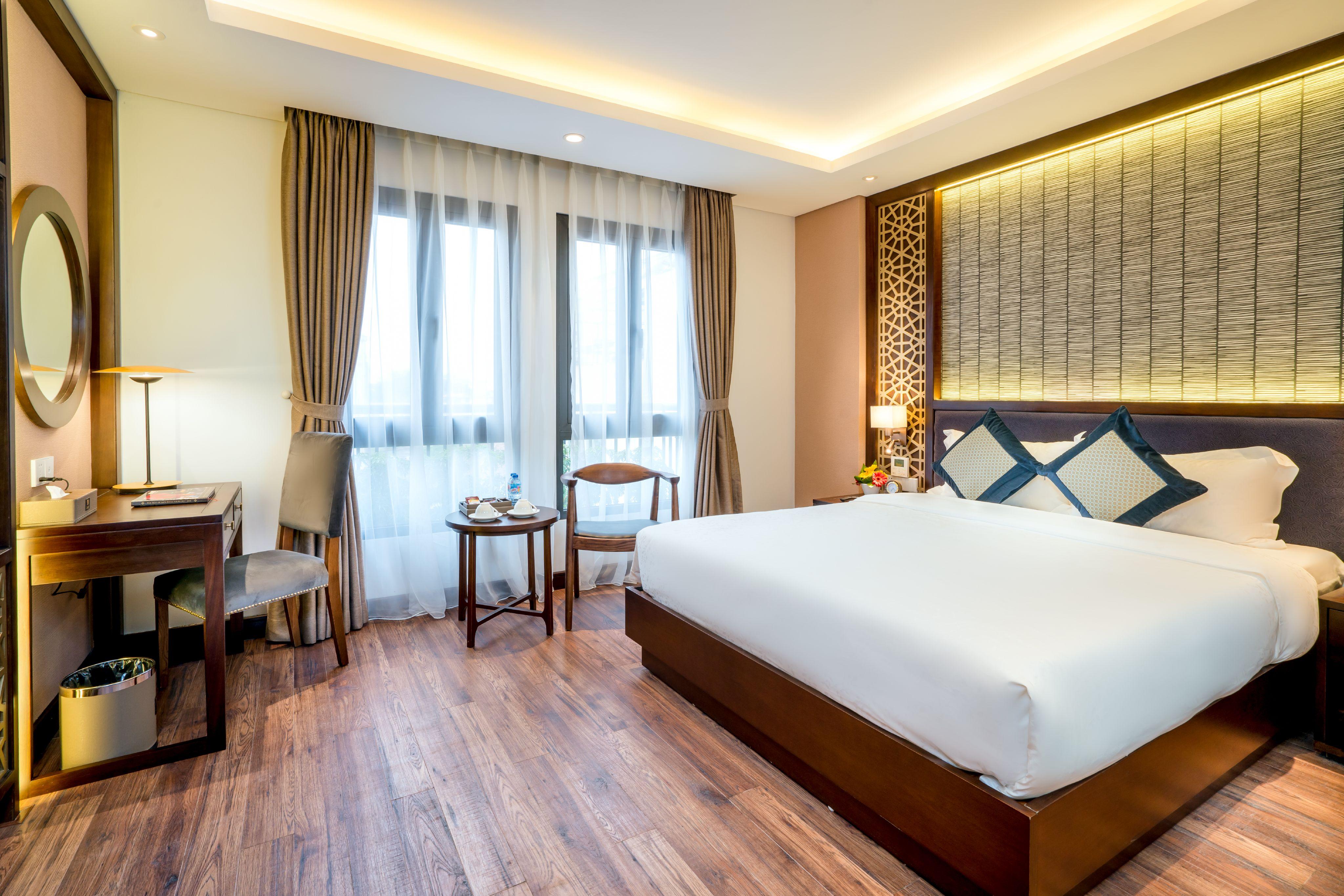Conifer Grand 4* Hanoi