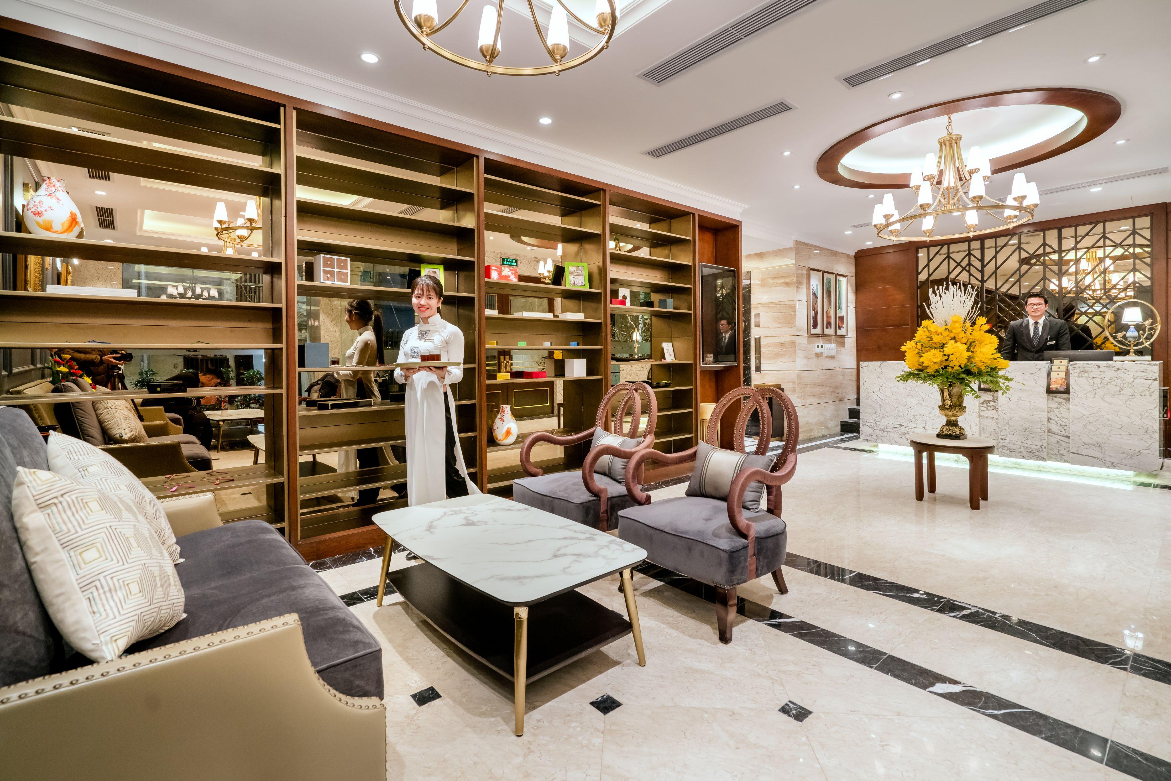 Conifer Grand Hotel 4*