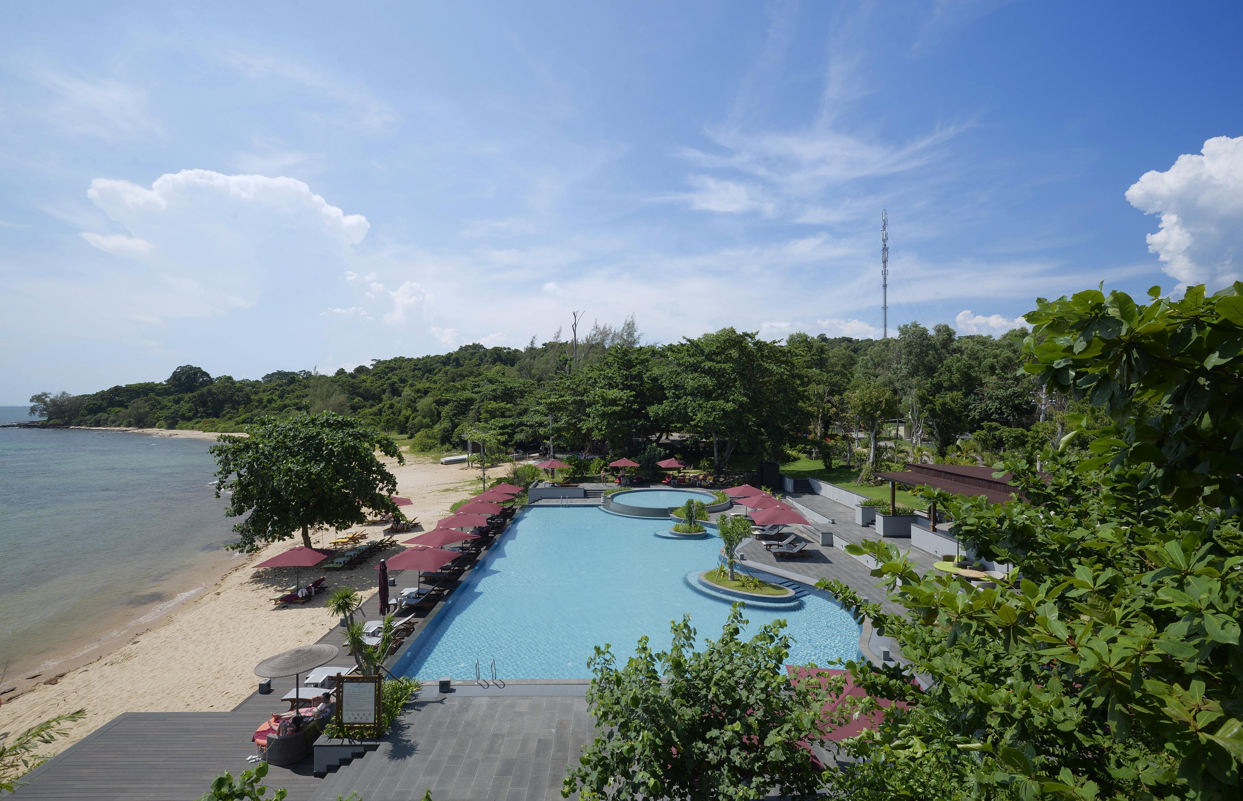 Nam Nghi Coral Peninsula Resort 5*