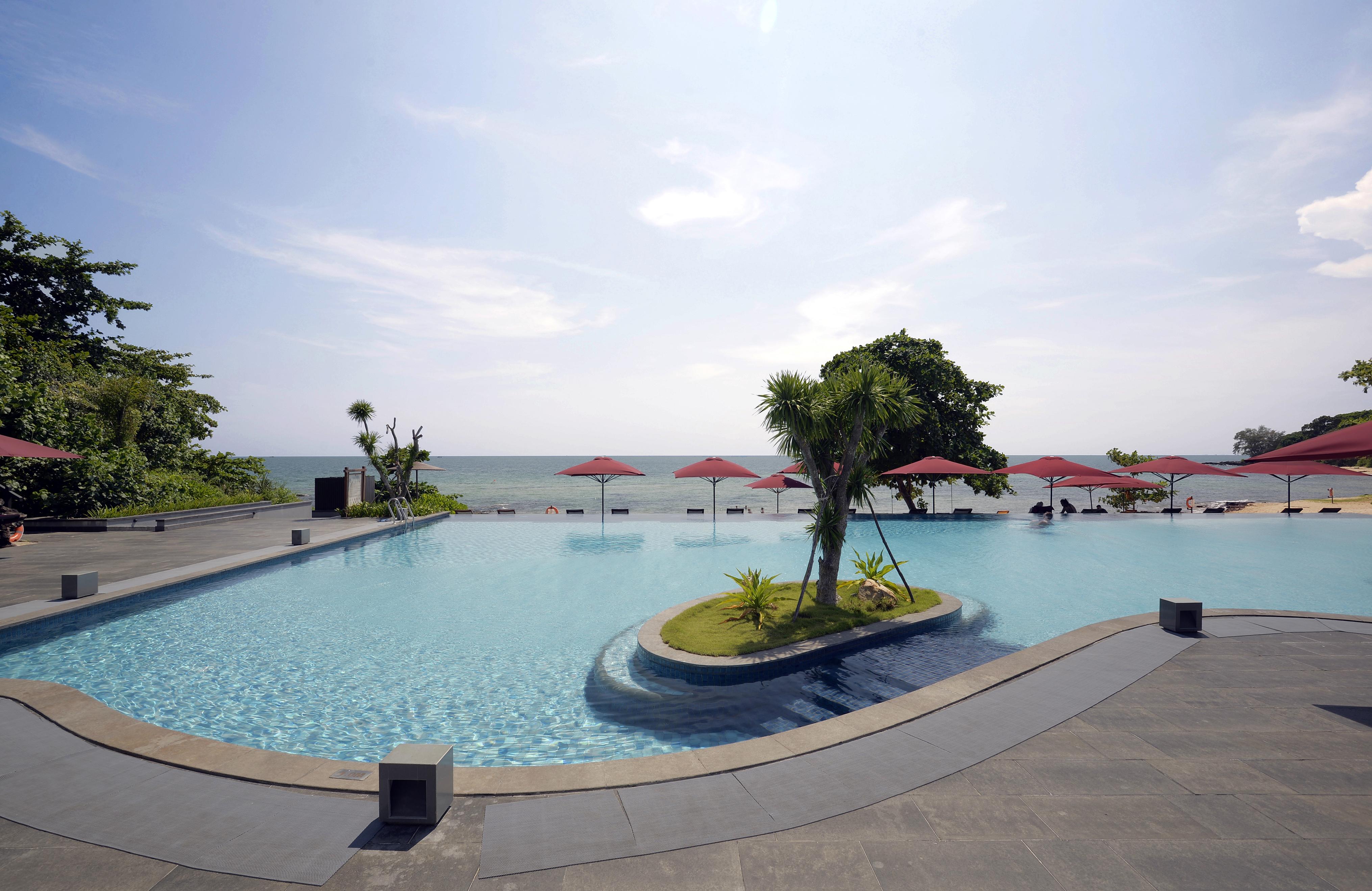 Nam Nghi Coral Peninsula