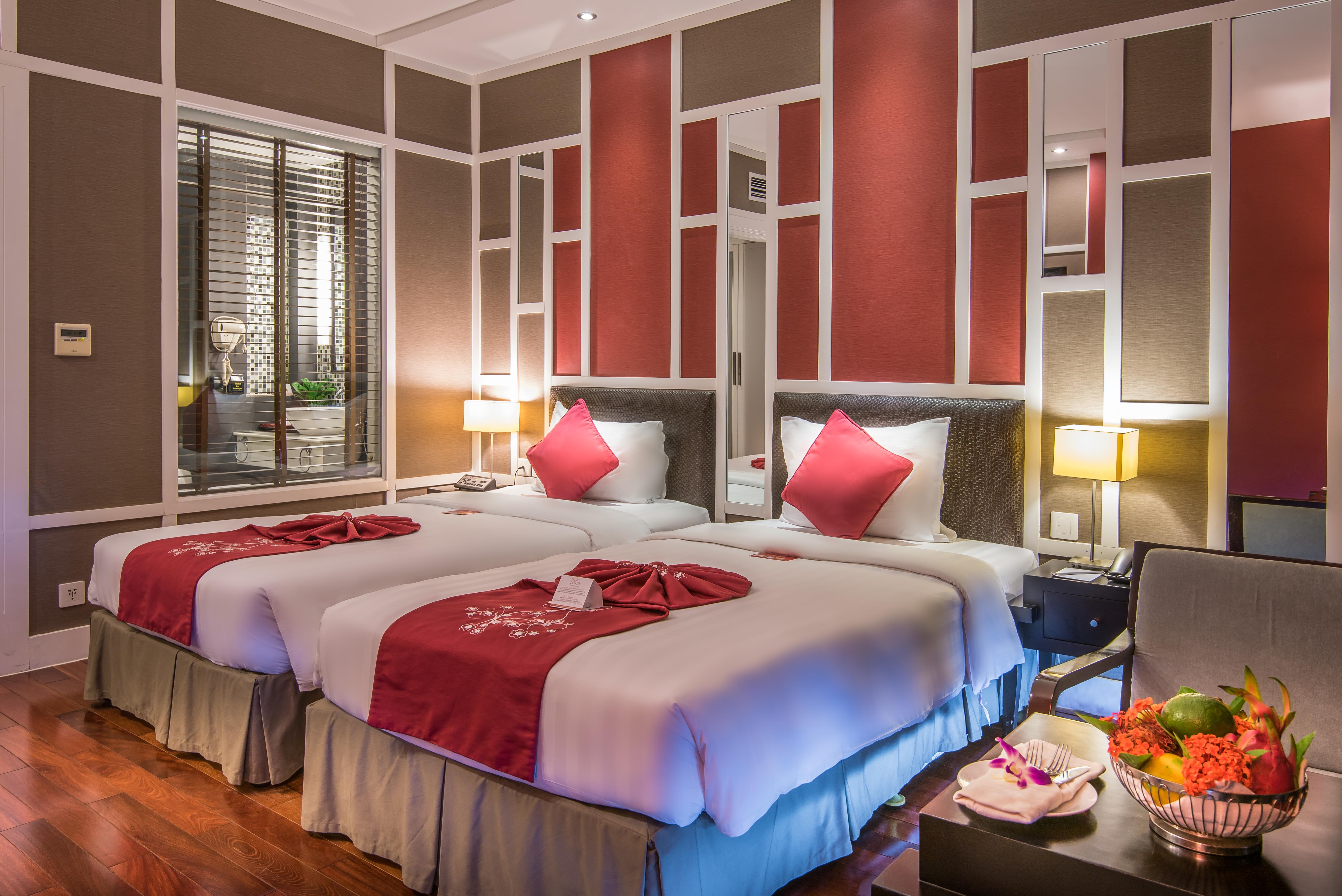 Royal Lotus Hotel 4*