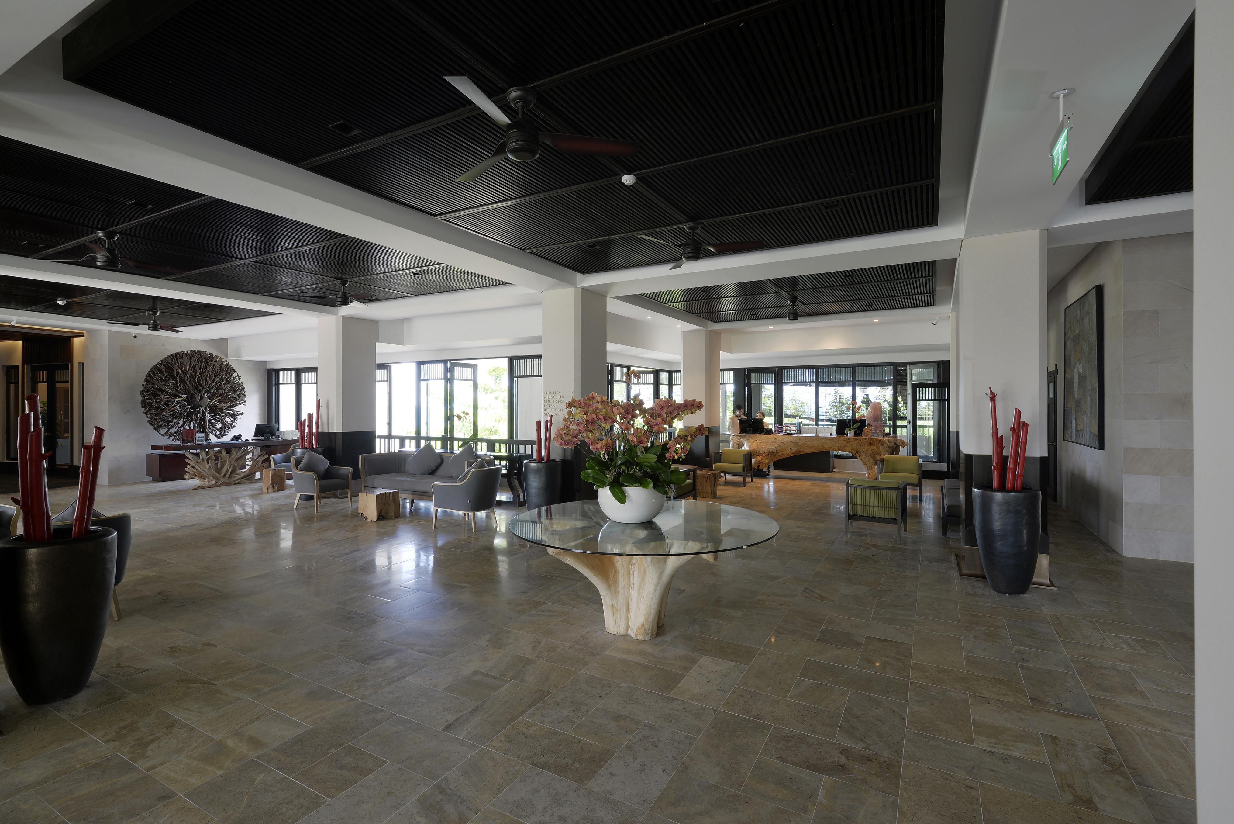 Nam Nghi Coral Peninsula Resort 5*