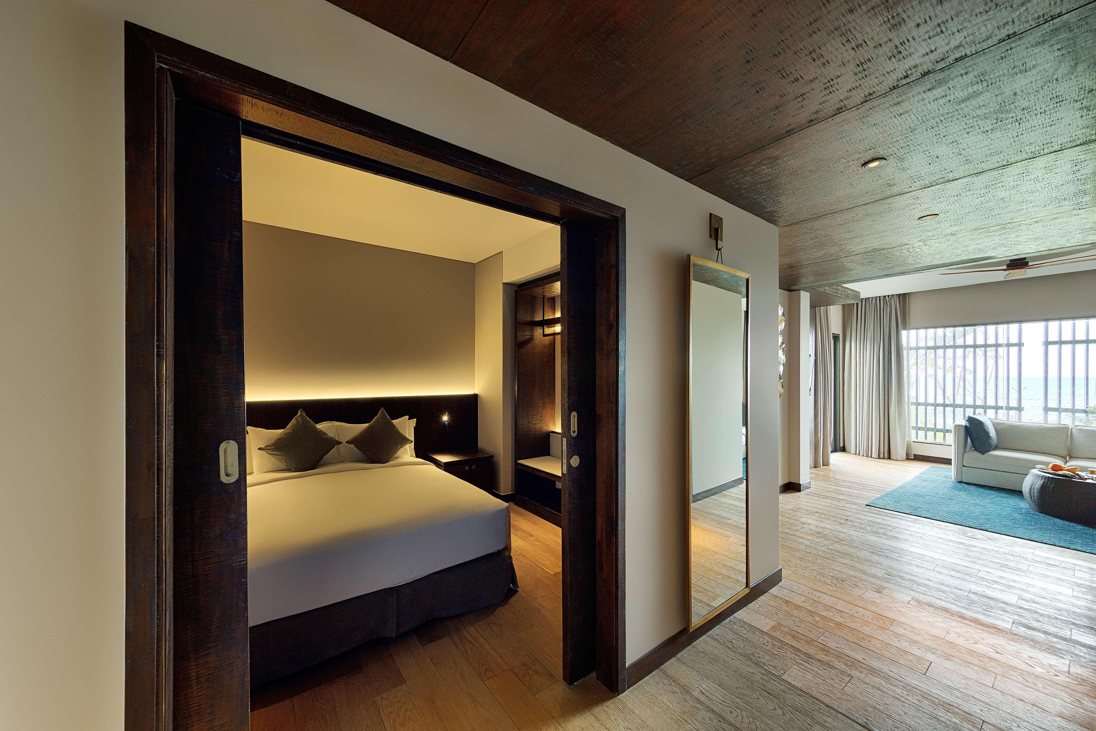 Nam Nghi Coral Peninsula Resort 5*