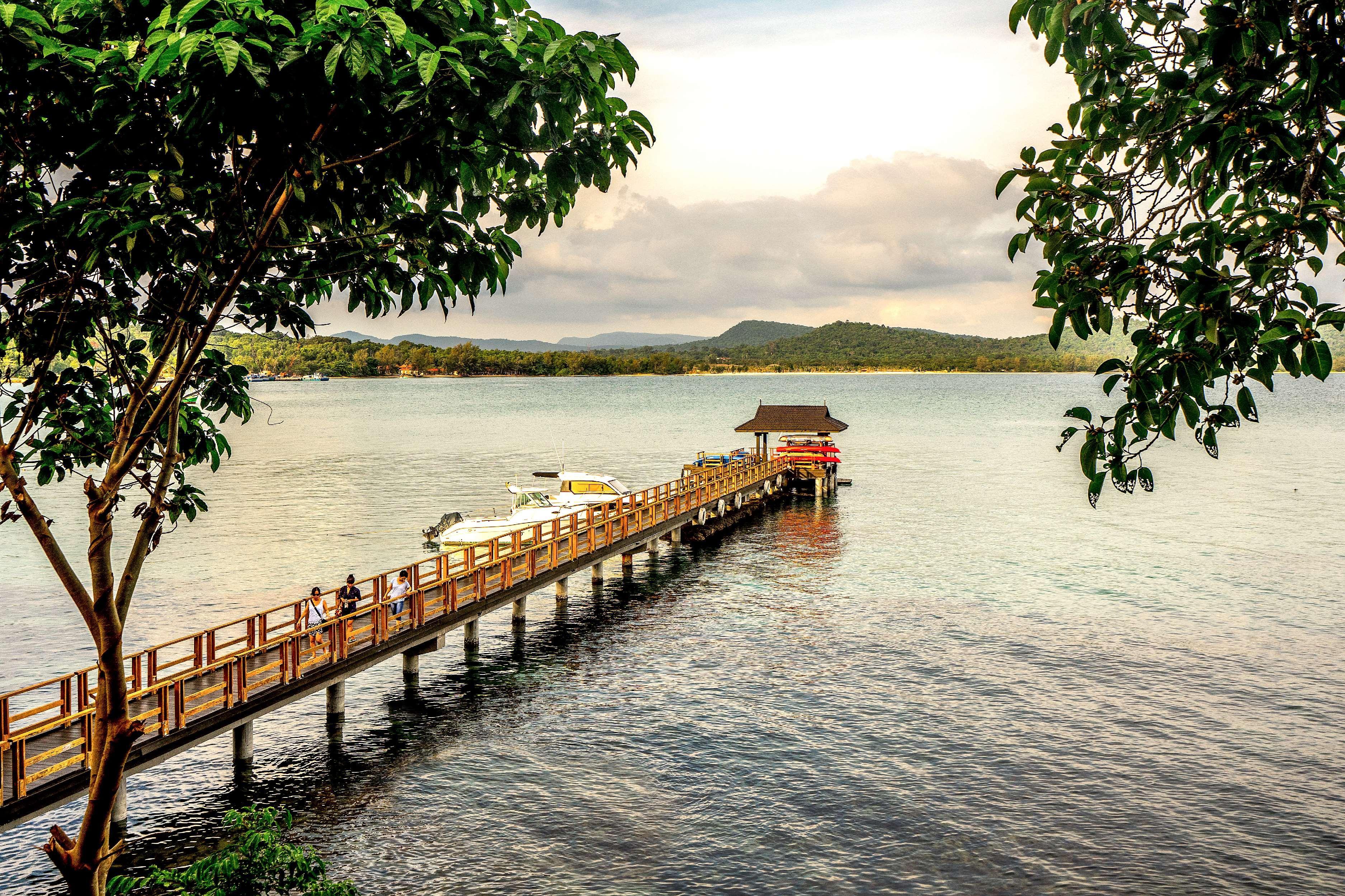 Nam Nghi Coral Peninsula Resort 5*