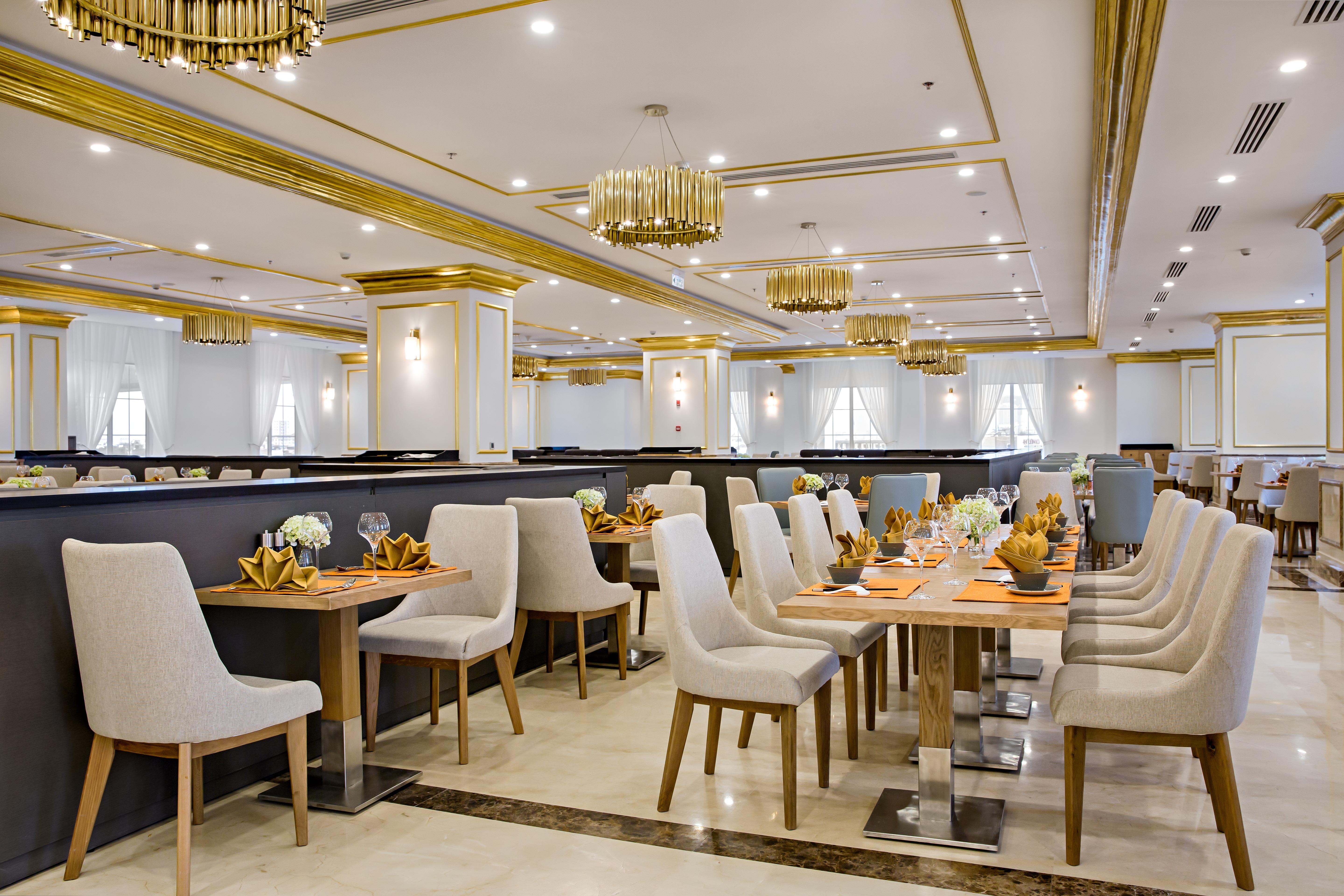 Wyndham Golden Bay Hotel