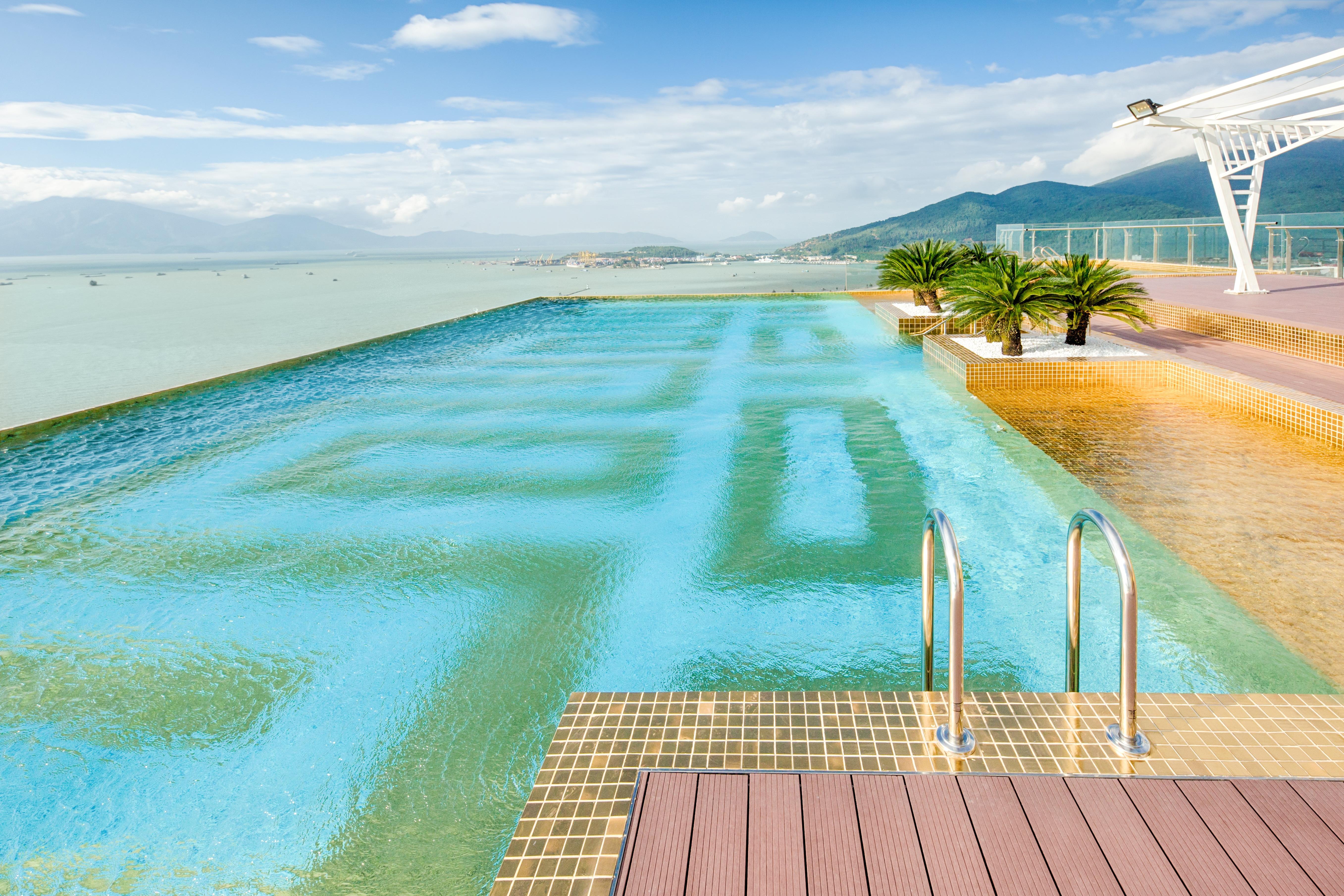Wyndham Golden Bay Hotel Da Nang