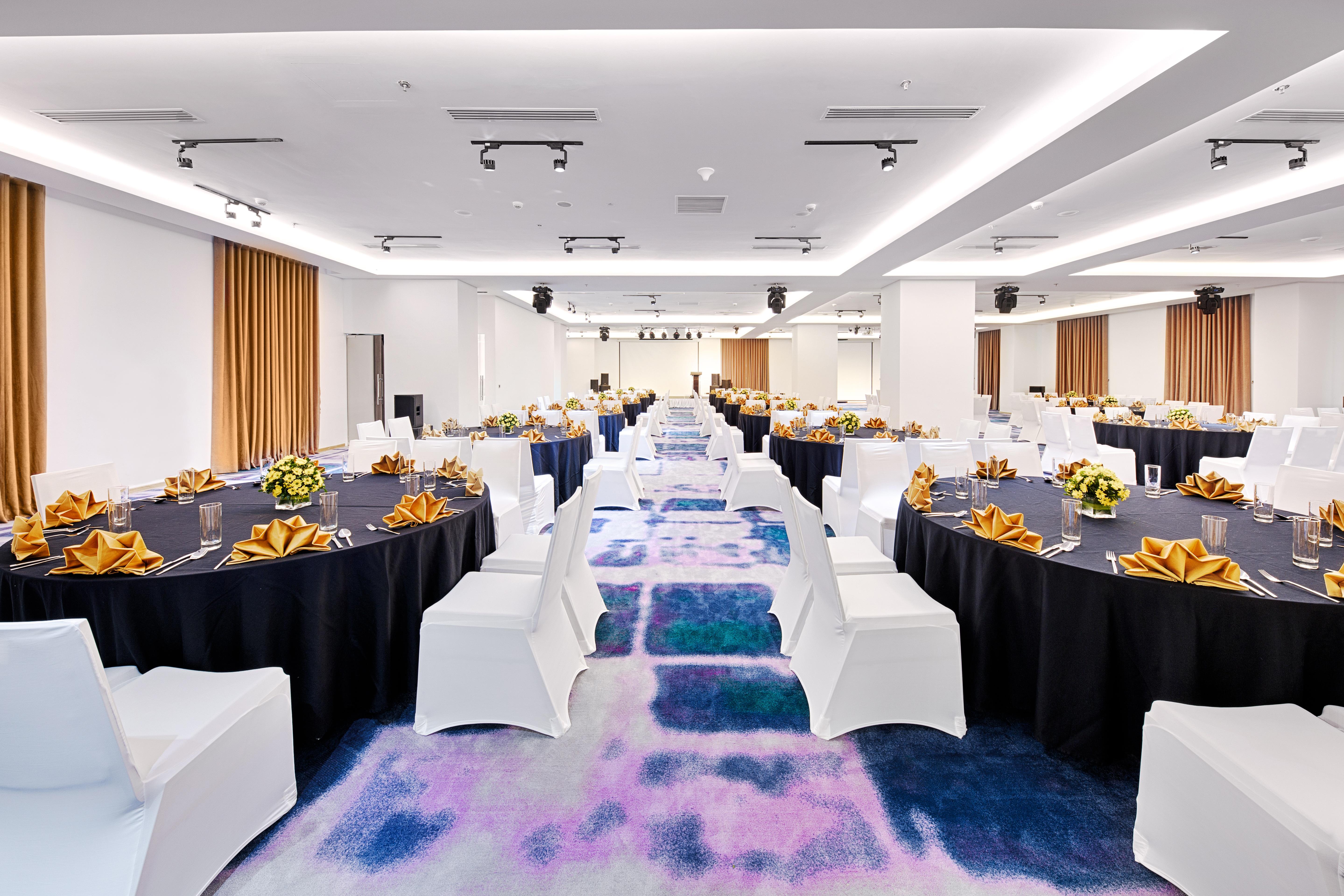 Wyndham Golden Bay 5* Da Nang