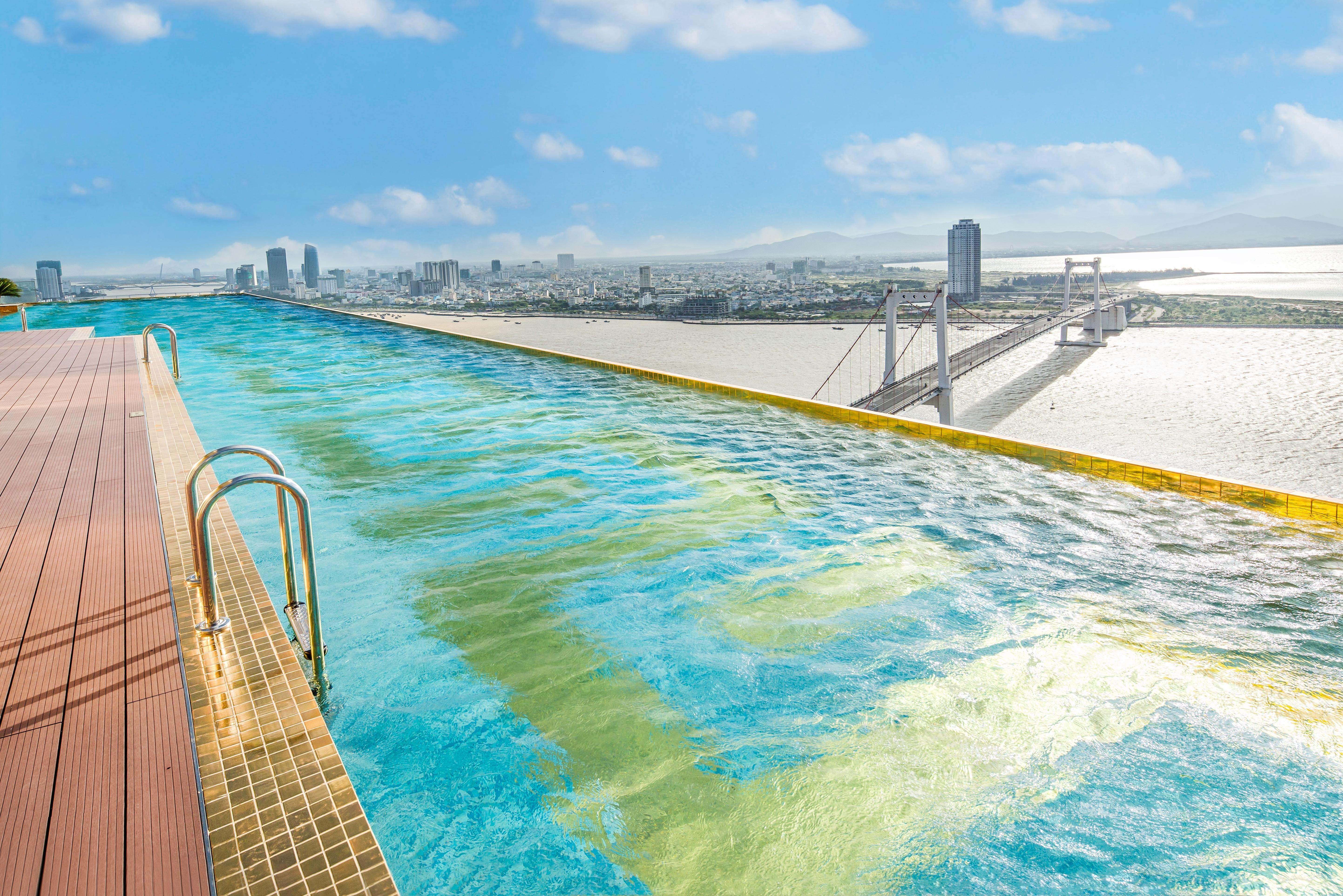 Wyndham Golden Bay 5* Da Nang