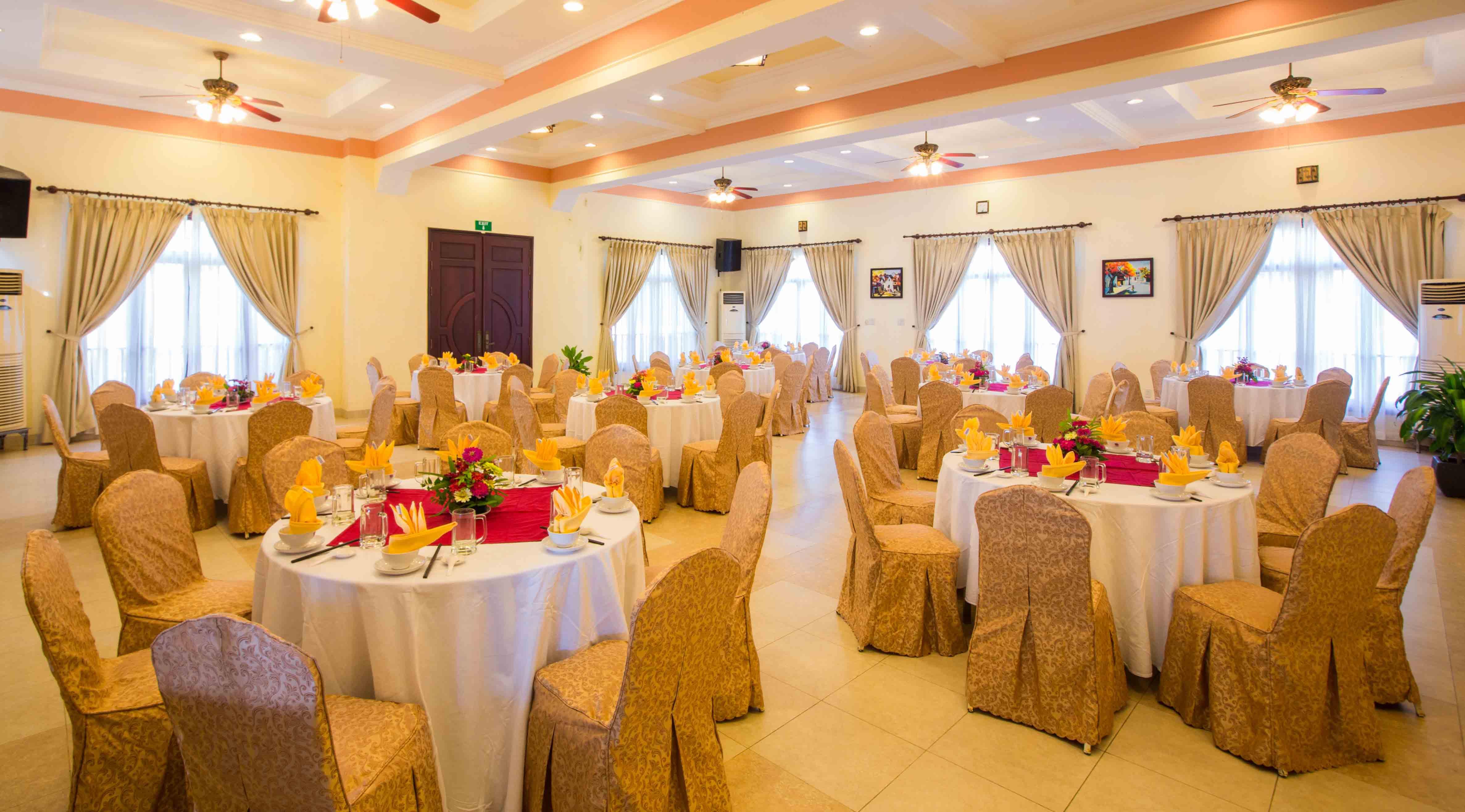 Khu nghỉ mát Golden Coast &