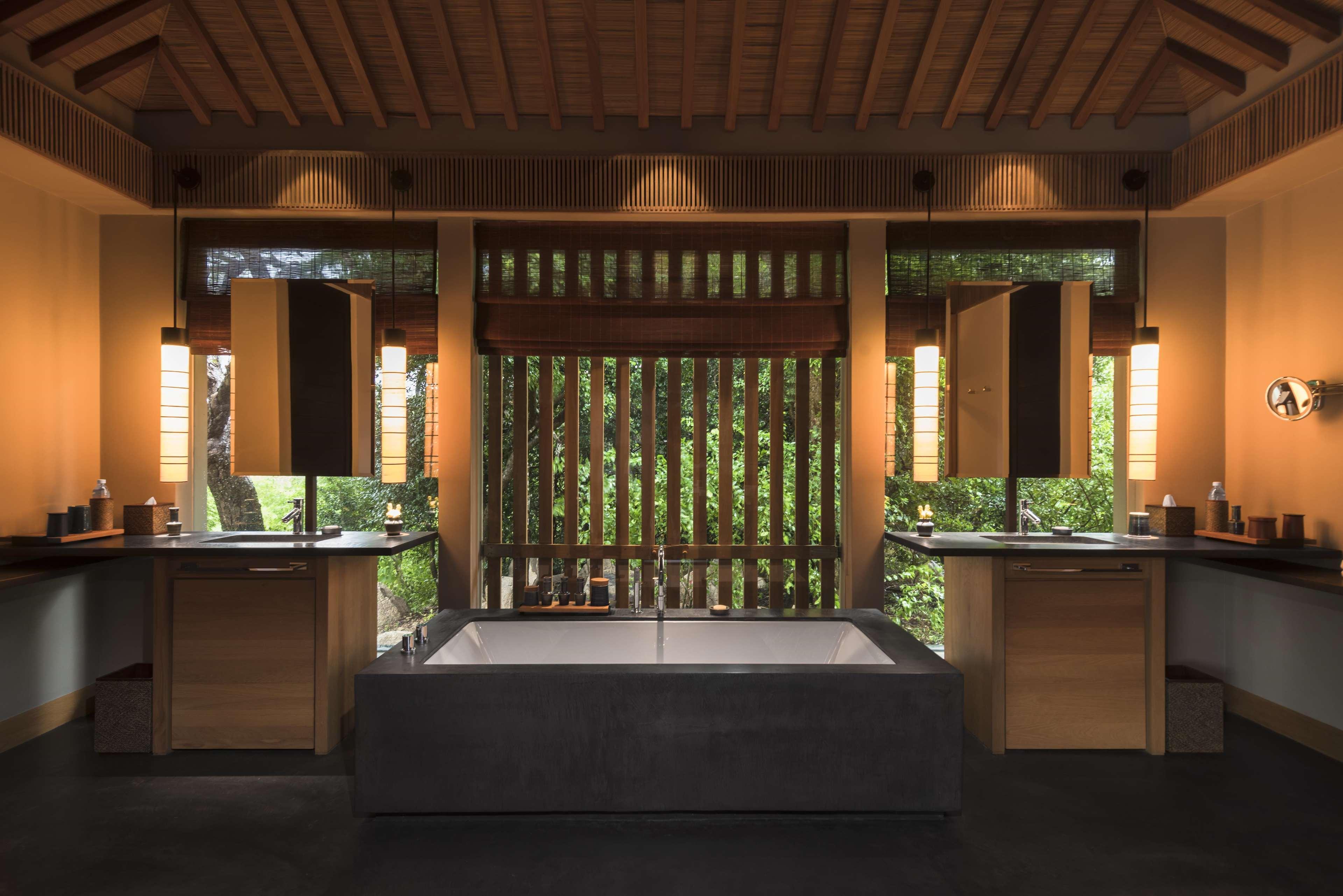 Amanoi Hotel 5*