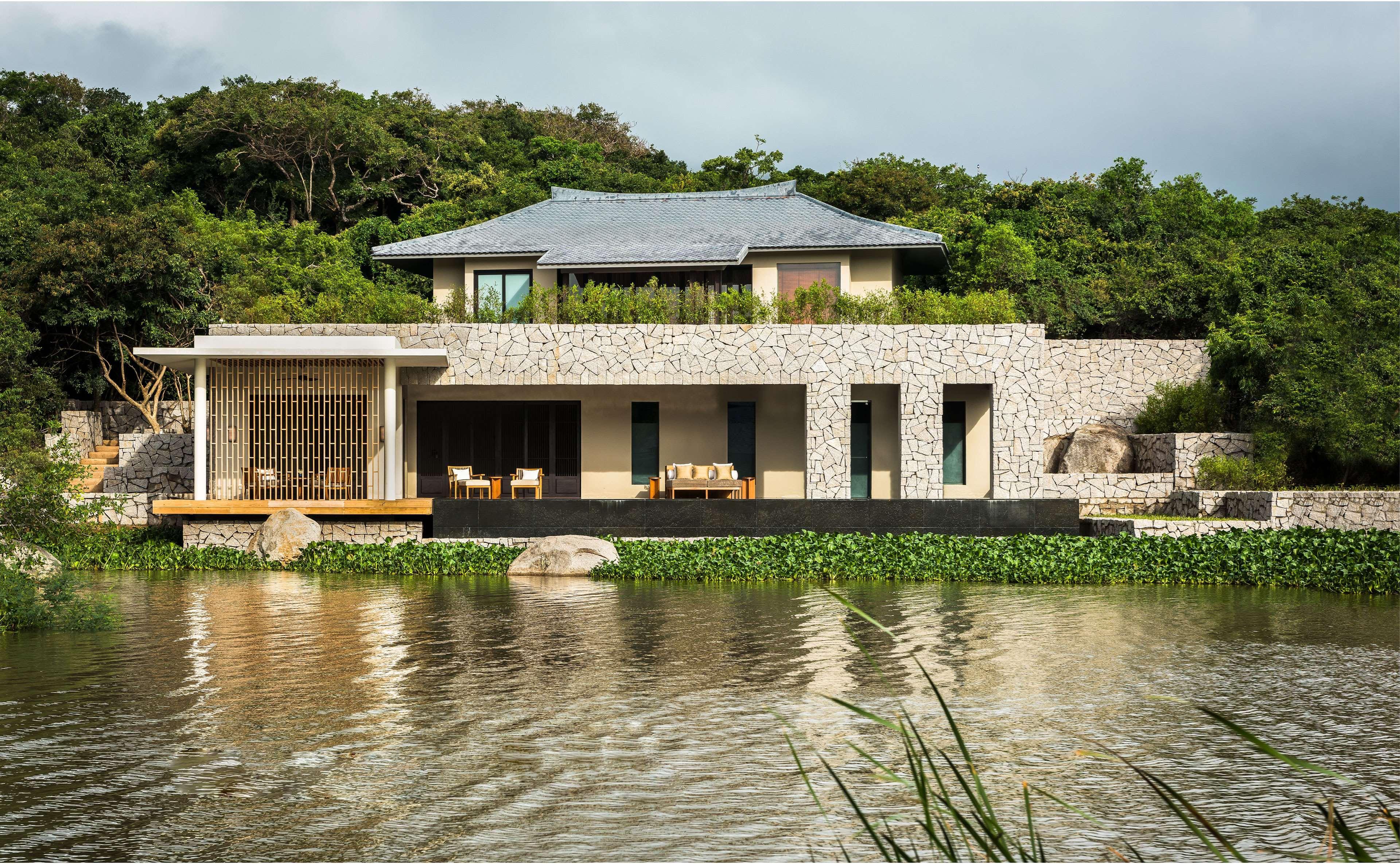 Amanoi Hotel 5*