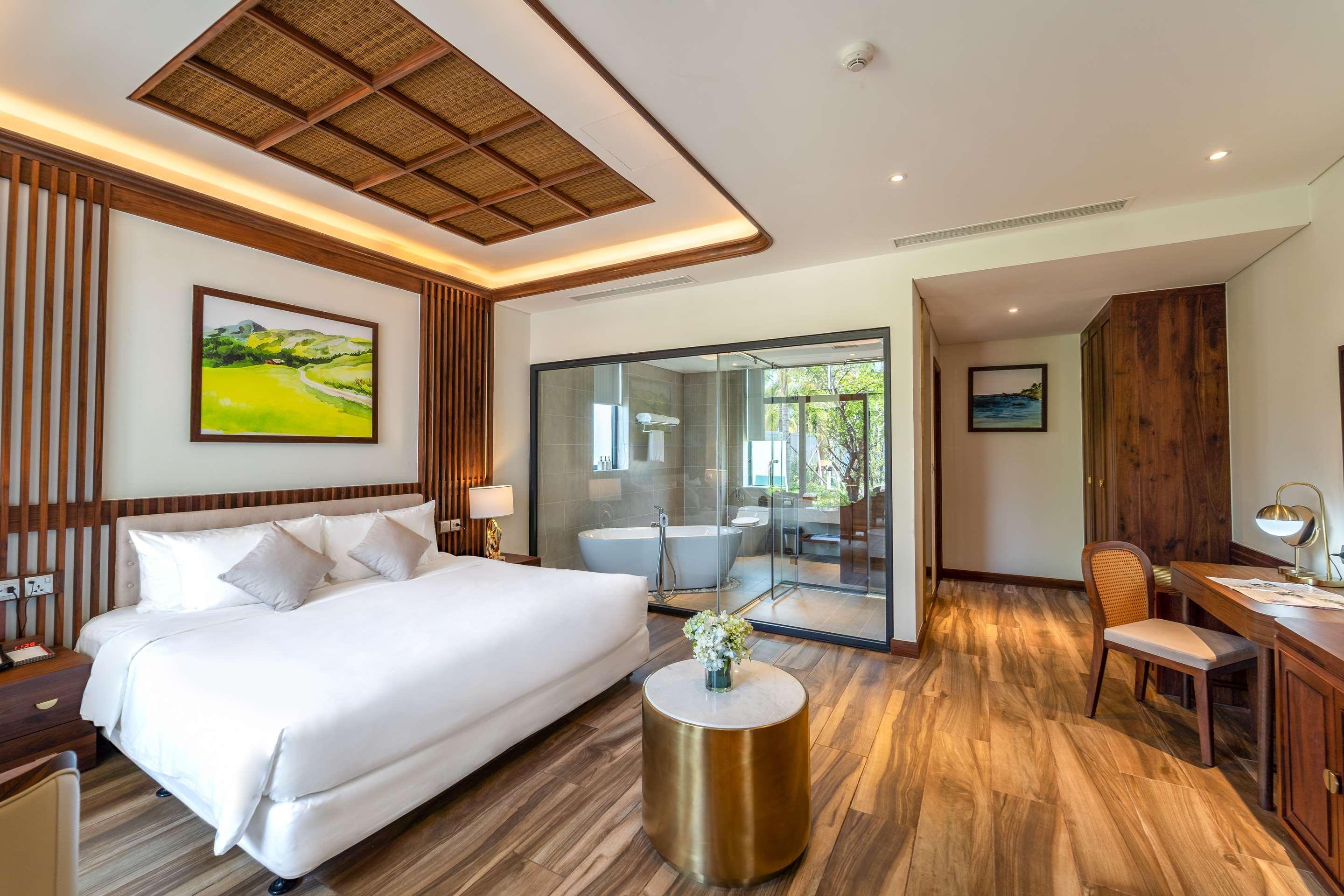 Resort Western Premier Sonasea 5*