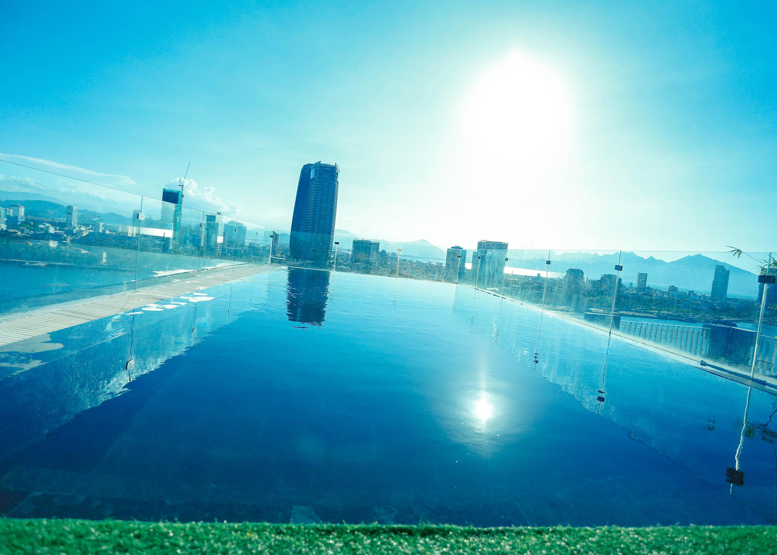 Hotel Ibiza Riverfront Powered By Aston Da Nang