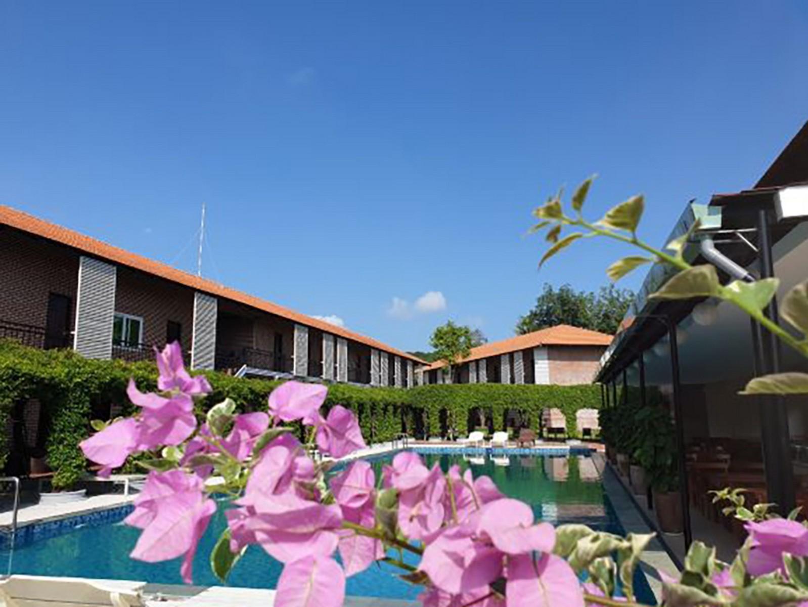 Countryside Resort 3*