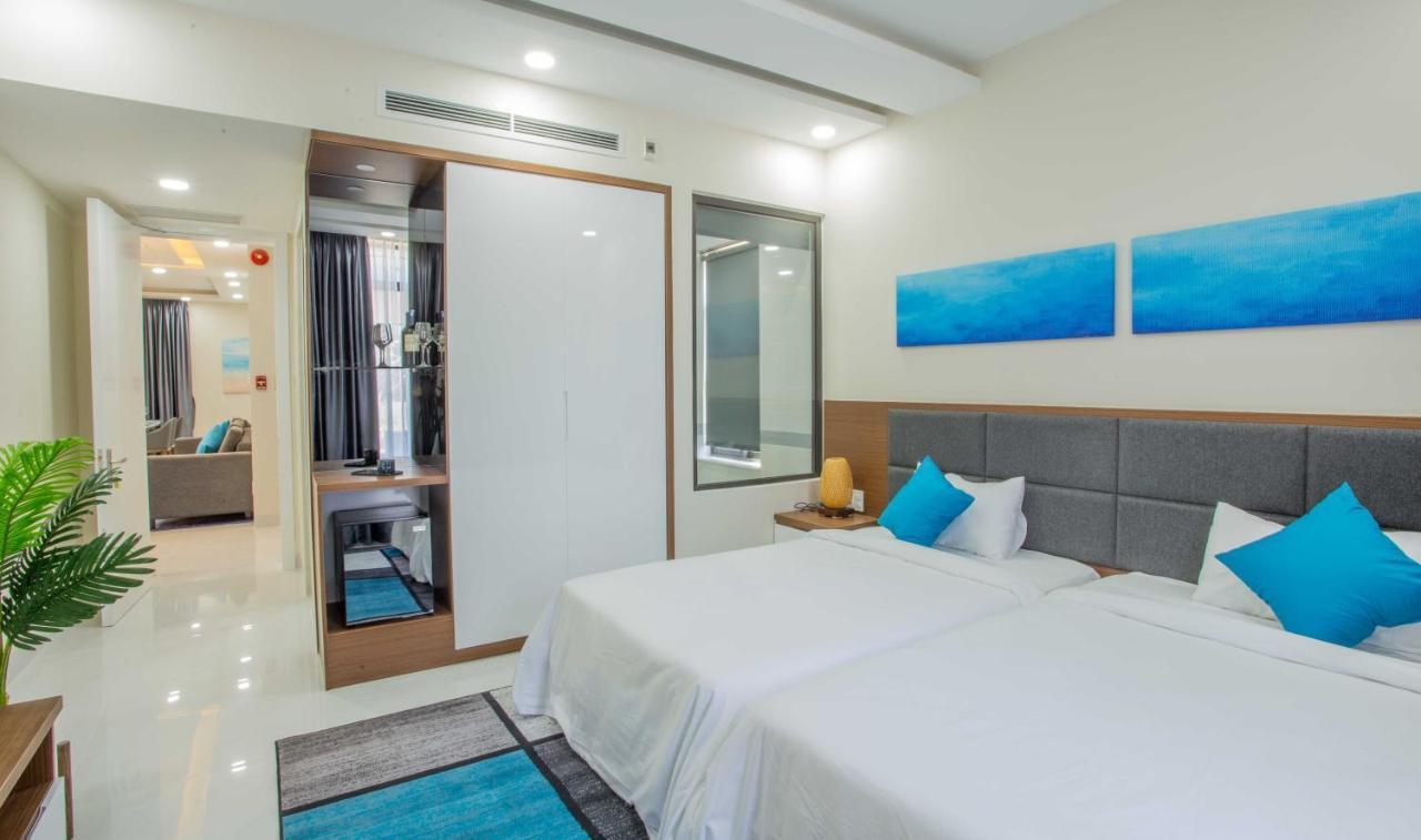 Mystery & Cam Ranh