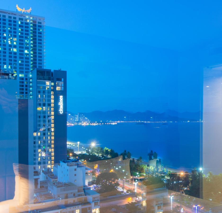 Aaron Hotel
