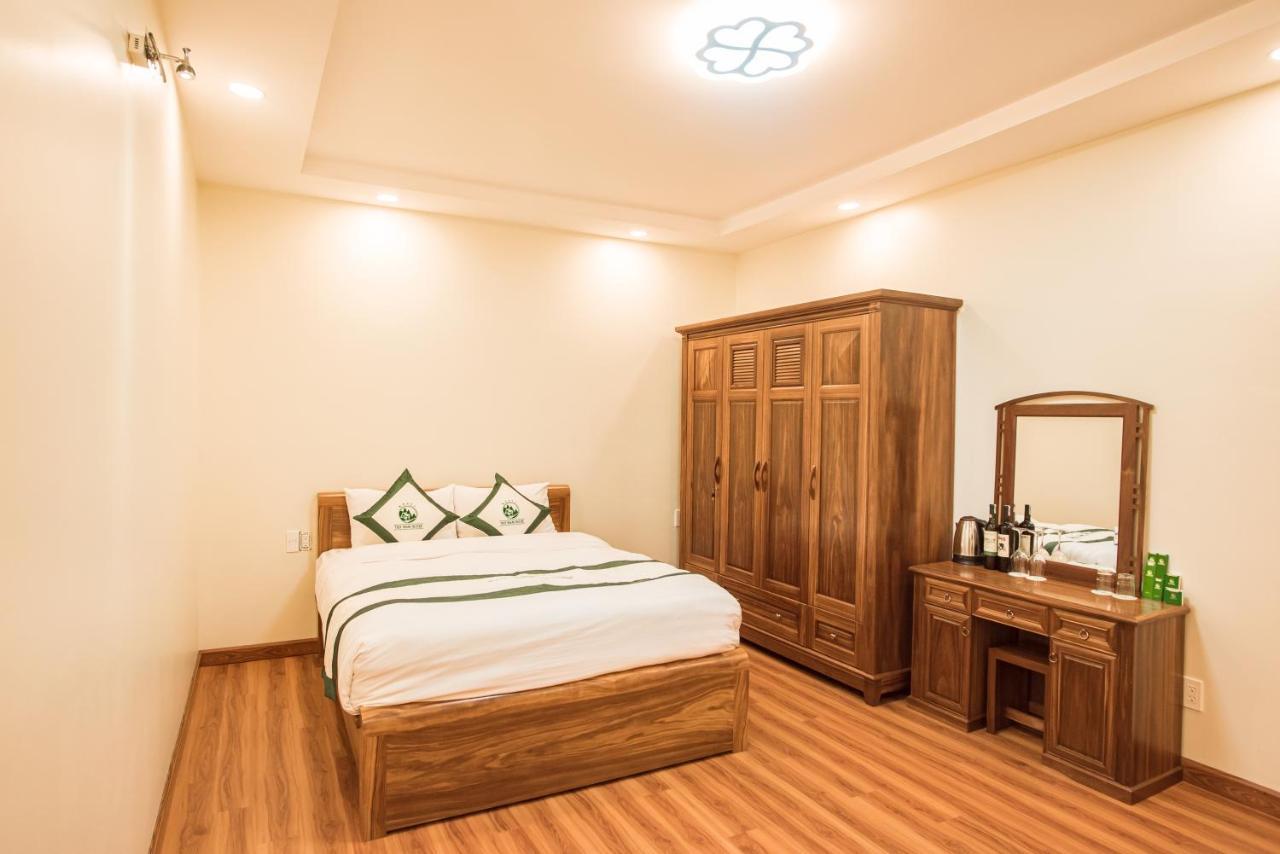 Thuy Hoang Nguyen & 4* Da Lat