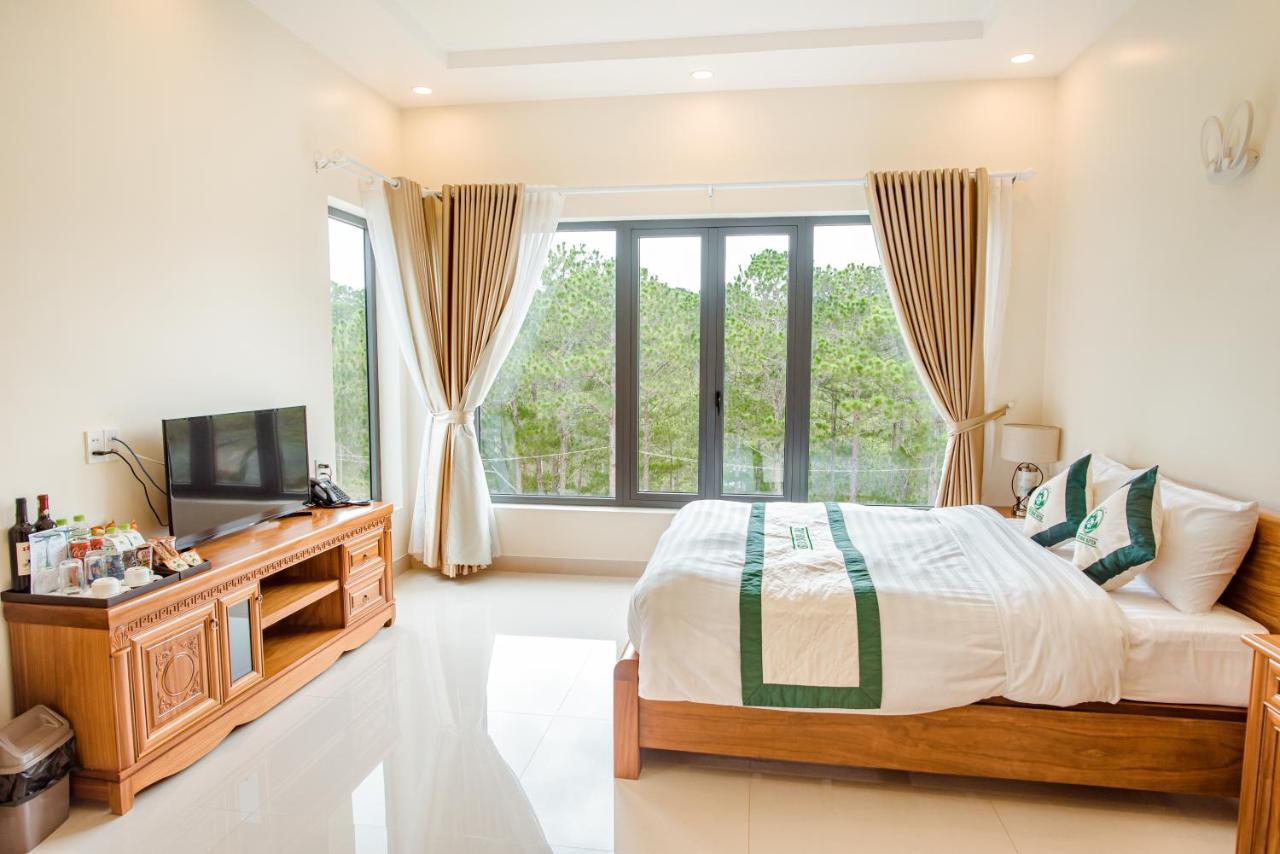 Thuy Hoang Nguyen & 4* Da Lat