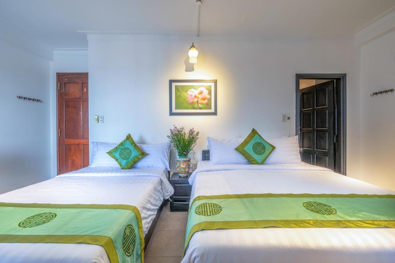 Homestay Charming Riverside Hue