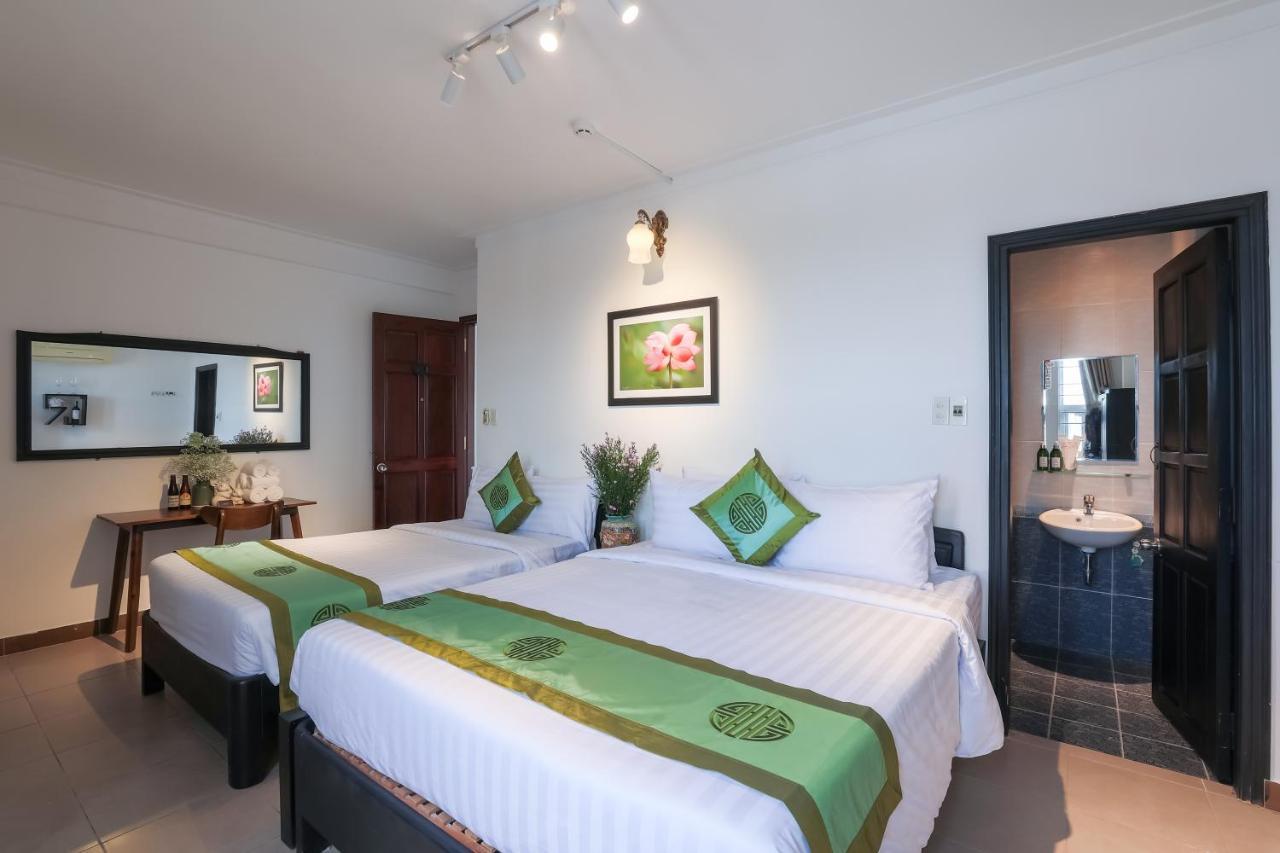 Homestay Charming Riverside *