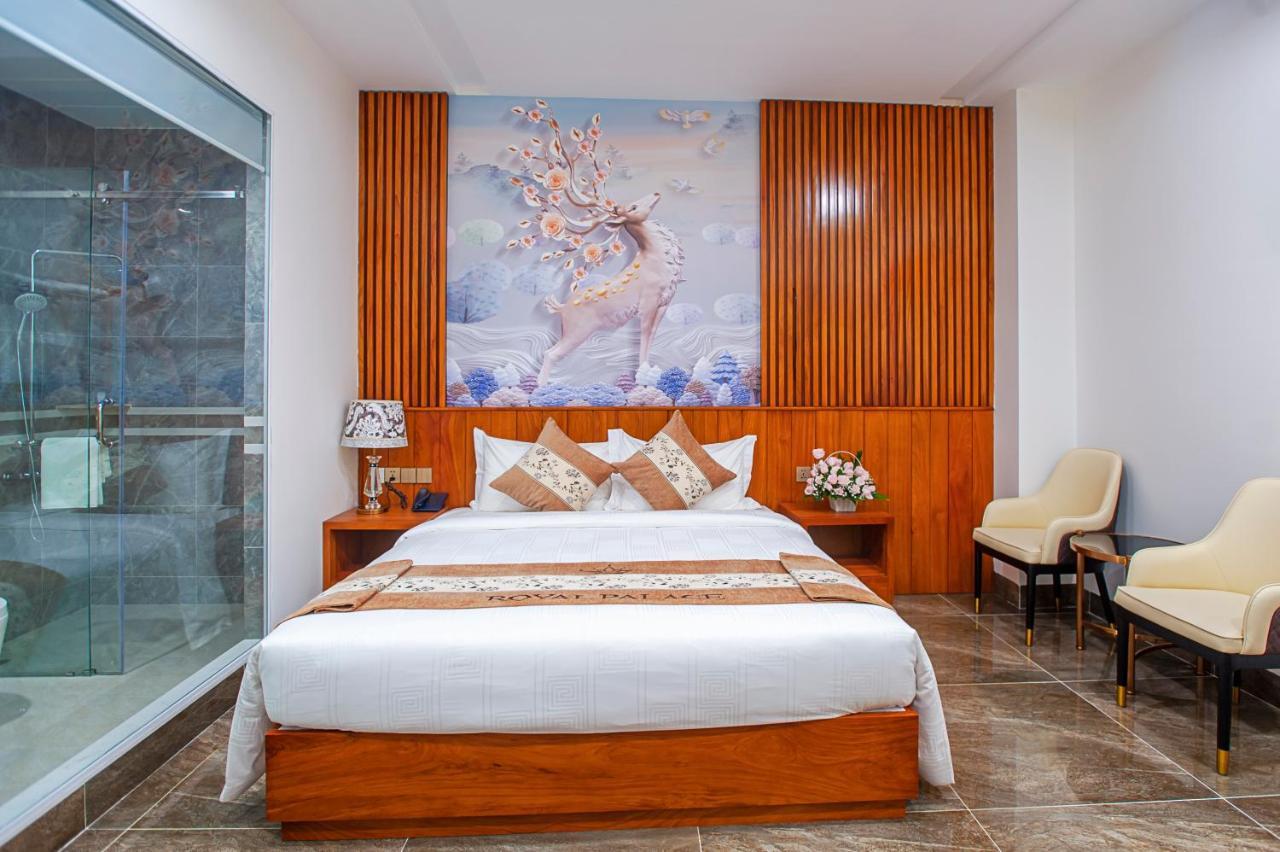 Khách sạn Royal Palace 3*