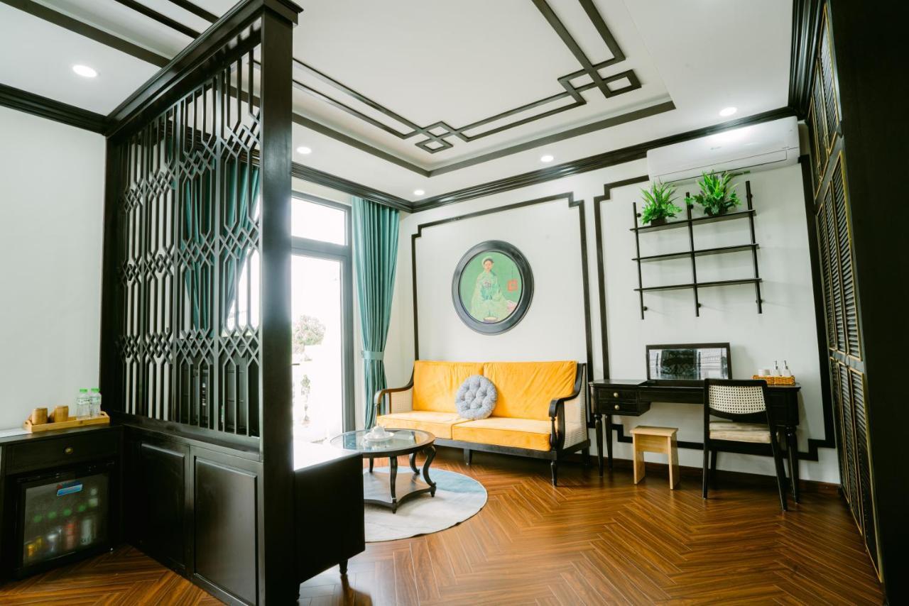 Moc Grandworld Hotel