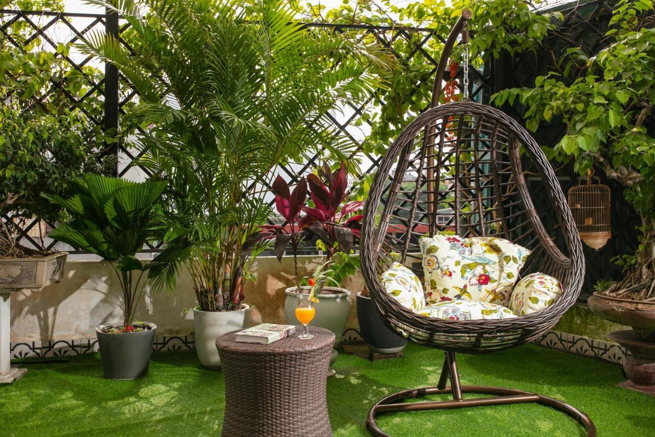 Garden & Hotel