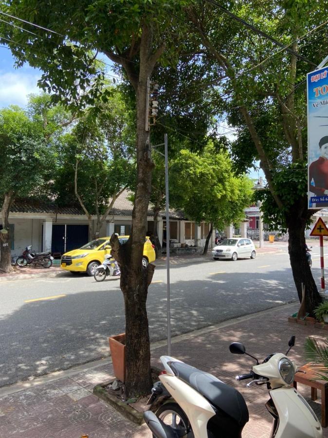 Bong Sen Con Dao