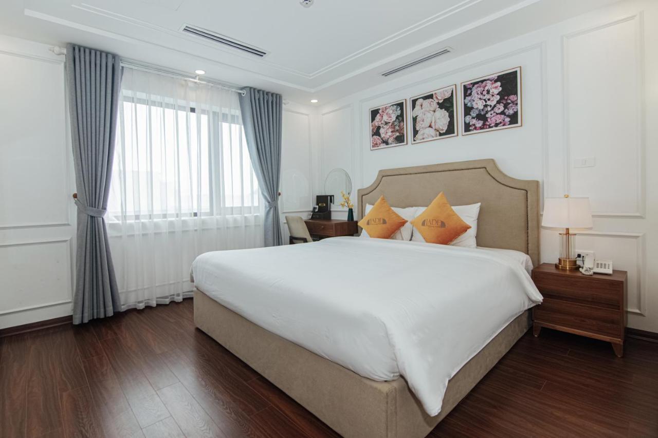 Jade Hotel