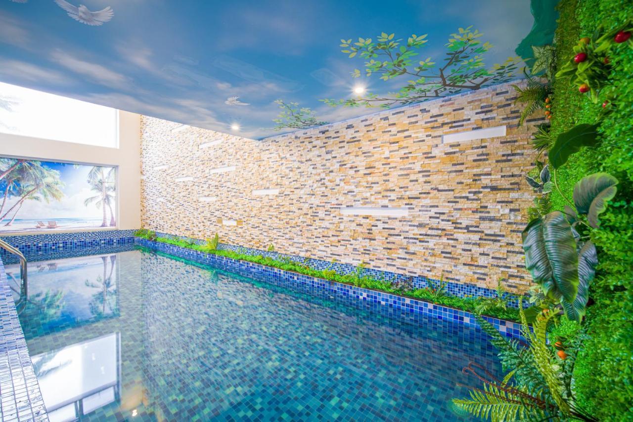Golden Star & By Thg Da Nang
