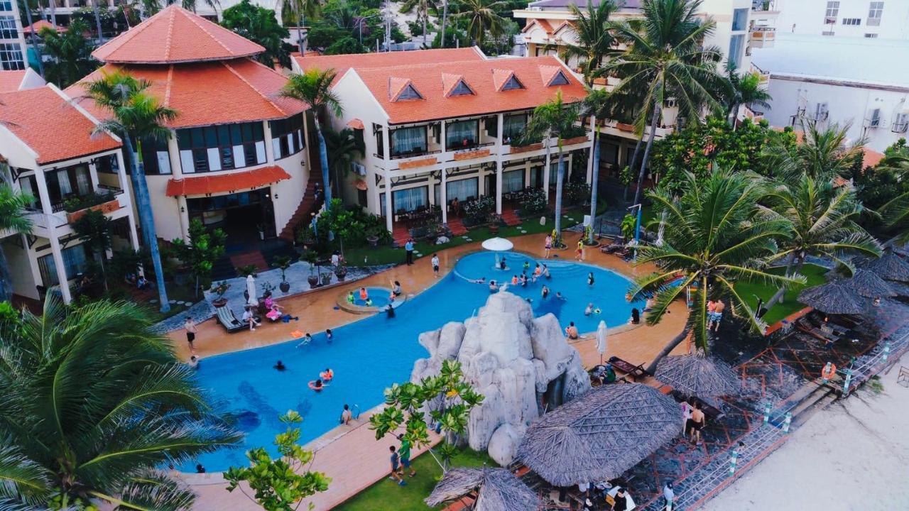 Tien & Khu nghỉ mát