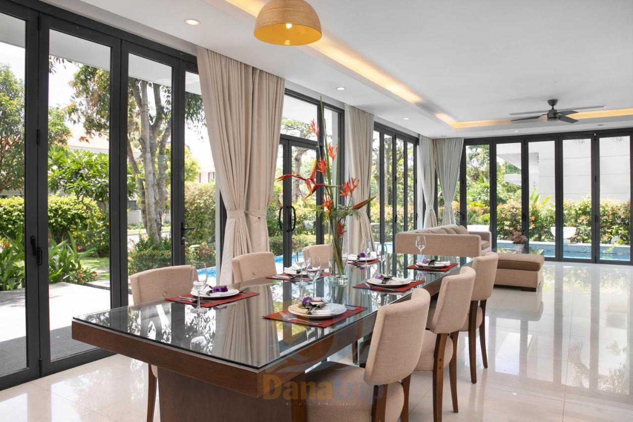 Resort Deluxe Ocean Along The