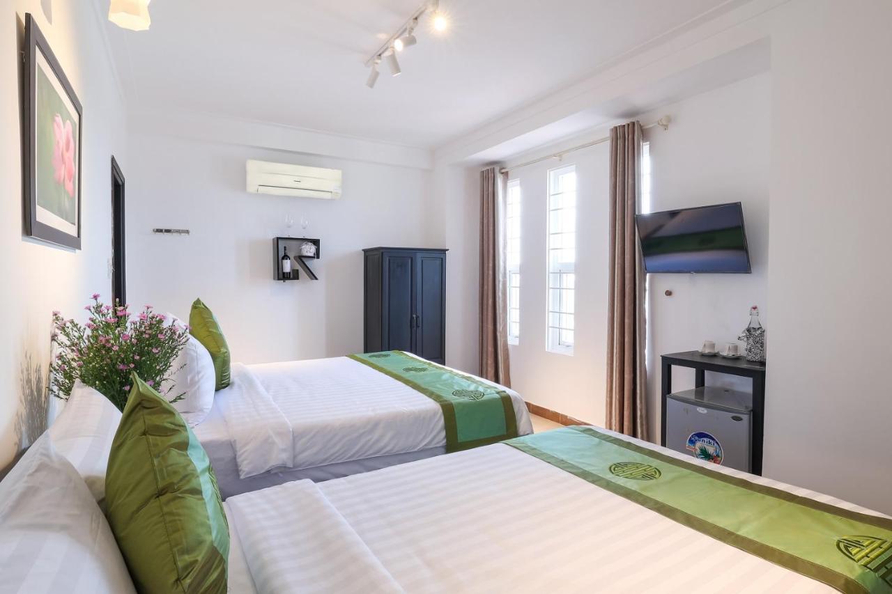 Homestay Charming Riverside Hue
