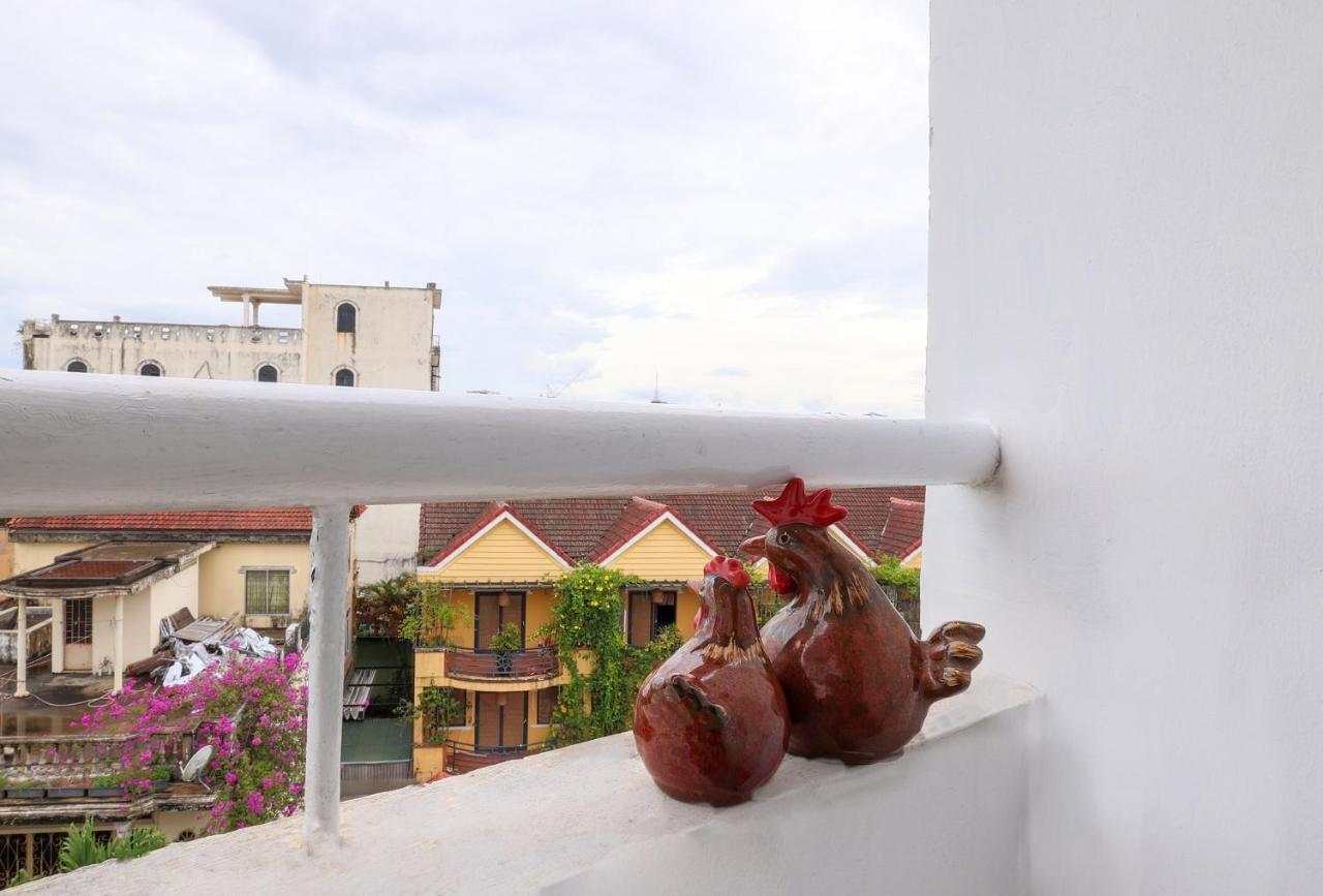 Charming Riverside Homestay *