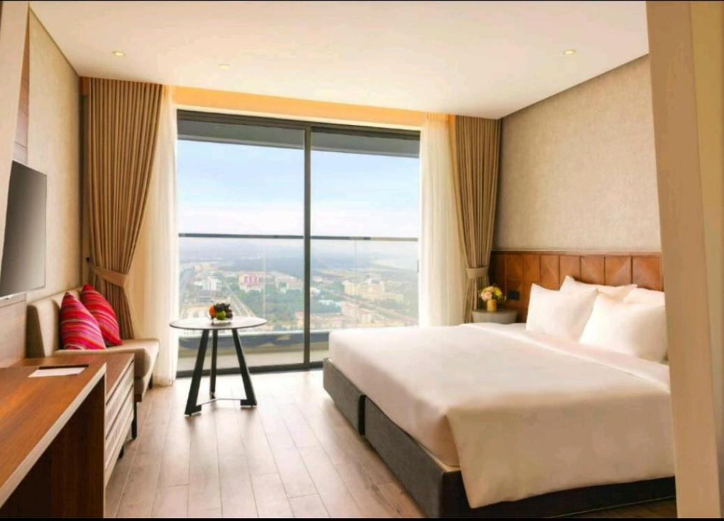 Apec Mandala Wonder Hotel