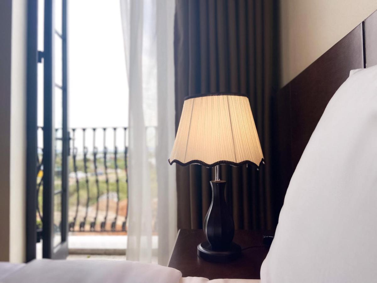 Elysinam Boutique Khách sạn Hạ Long