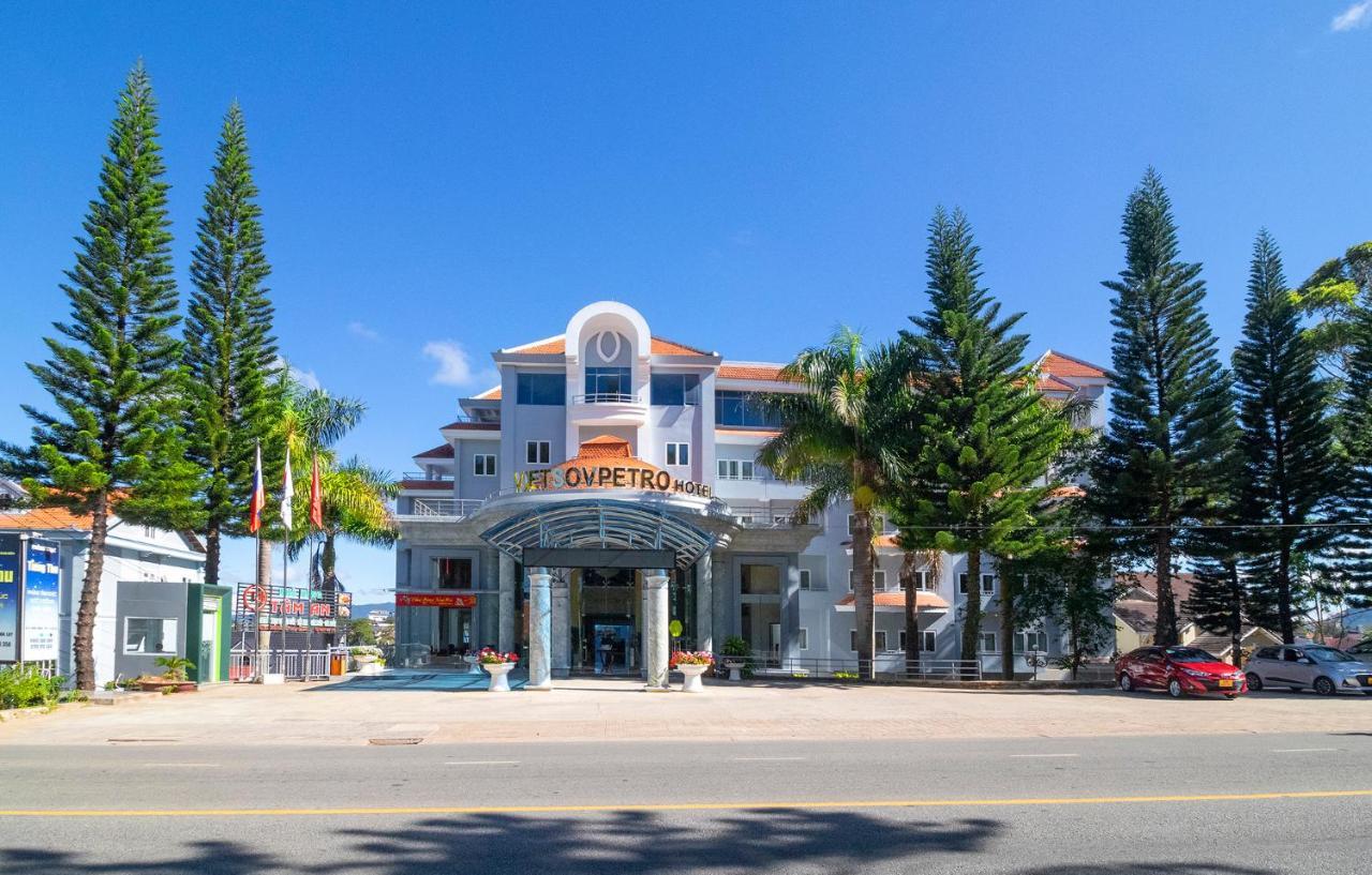 Vietsovpetro Hotel 4*