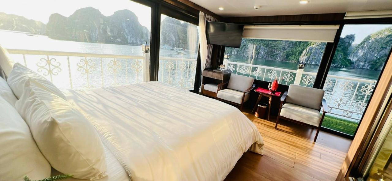 Unicharm Cruise 4* Ha Long