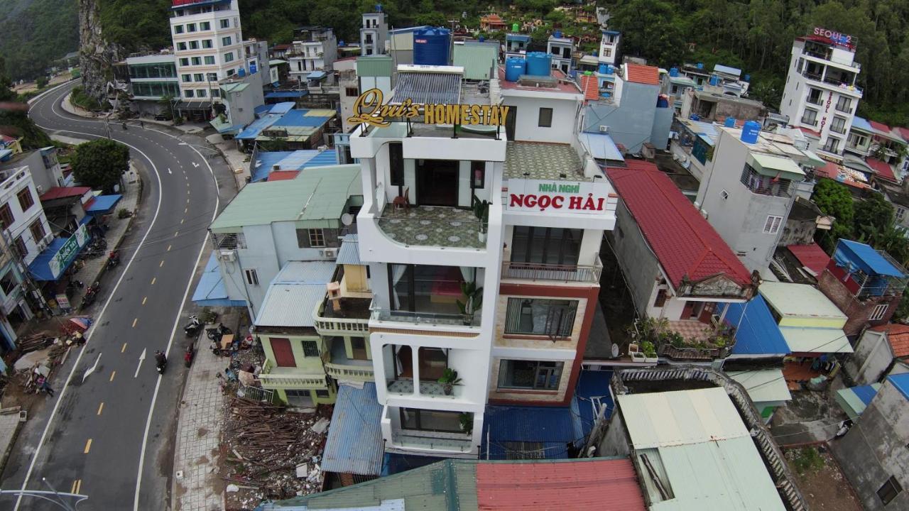 Qui's Hotel 2*