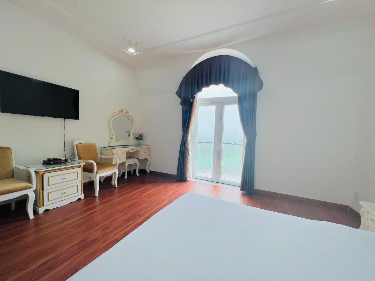 Hotel Palace *