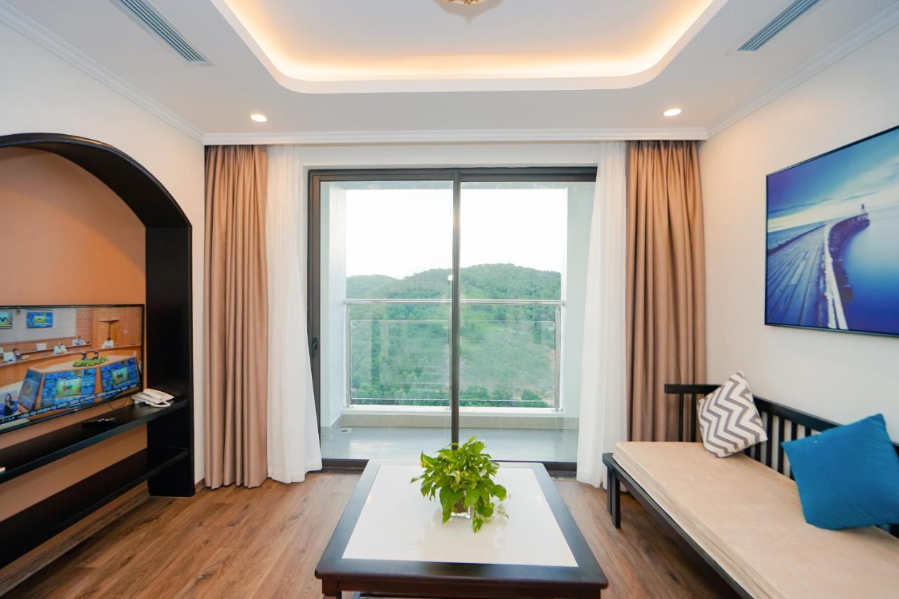 Hotel D'lioro & 5*