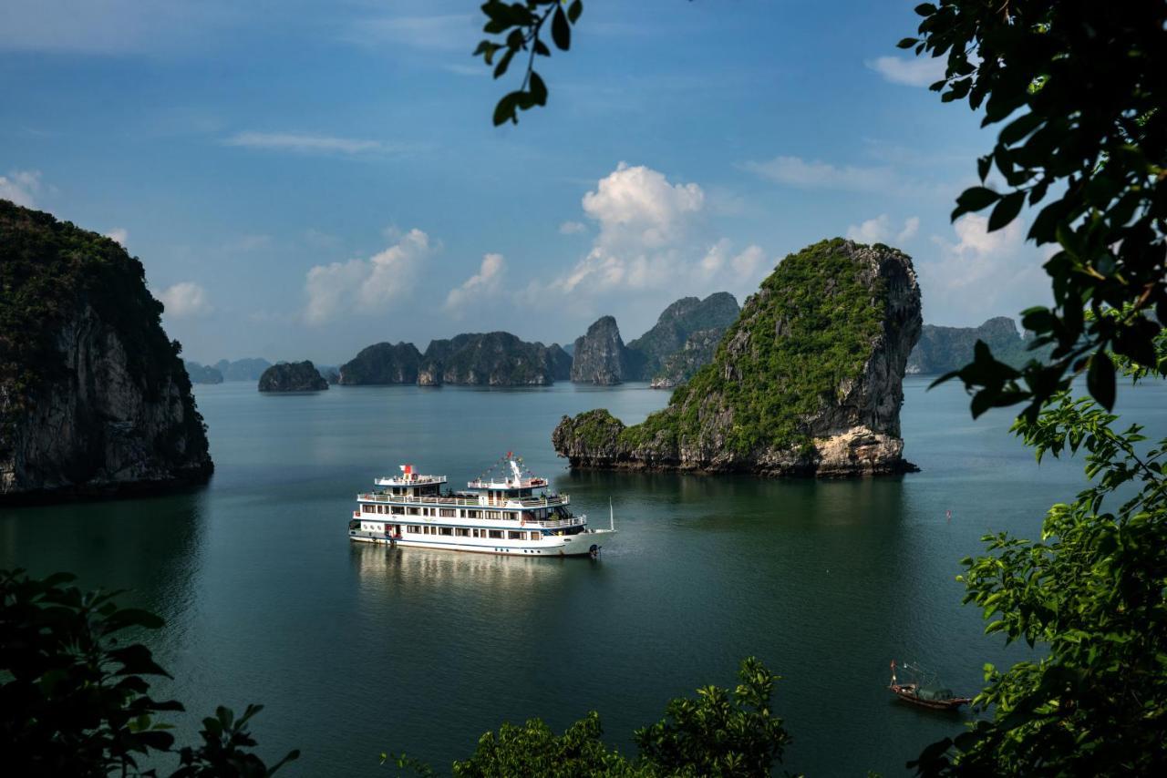  Swan Cruises Halong 4*