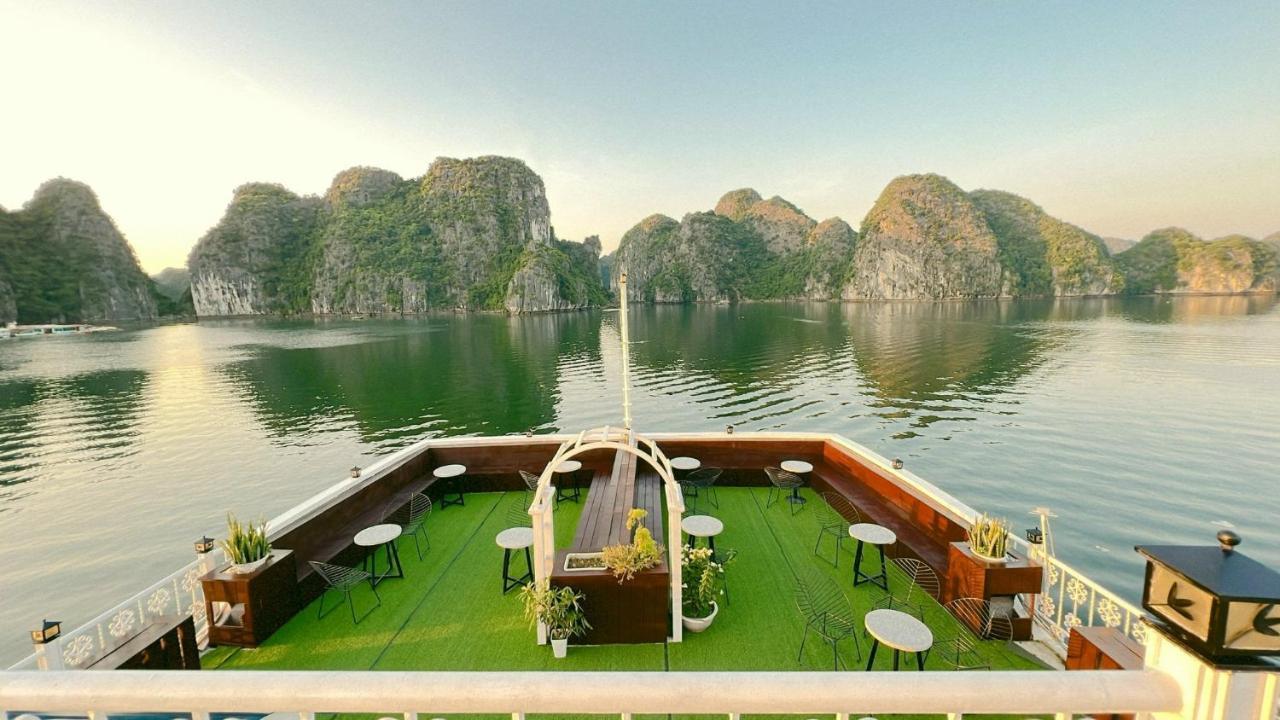 Unicharm Cruise Ha Long