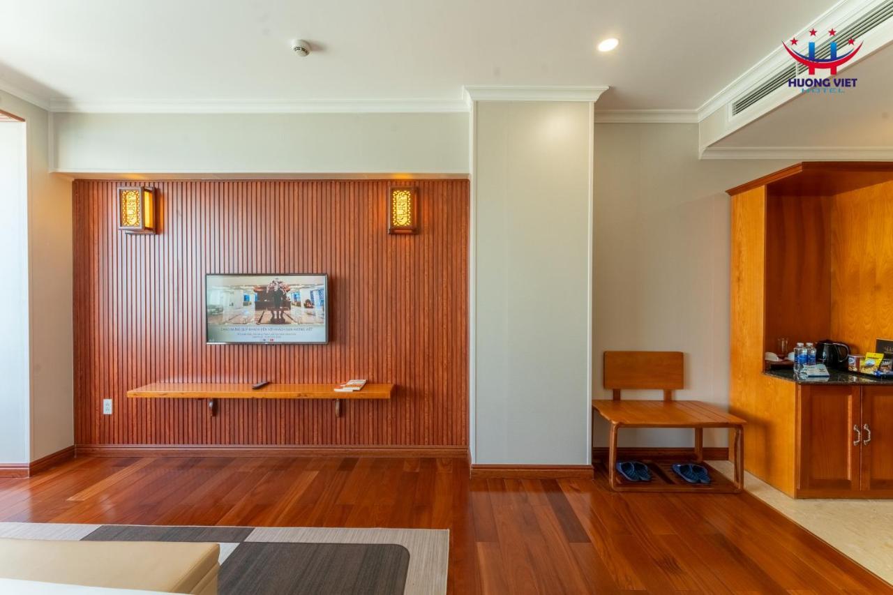 Huong Viet - Beachfront Hotel