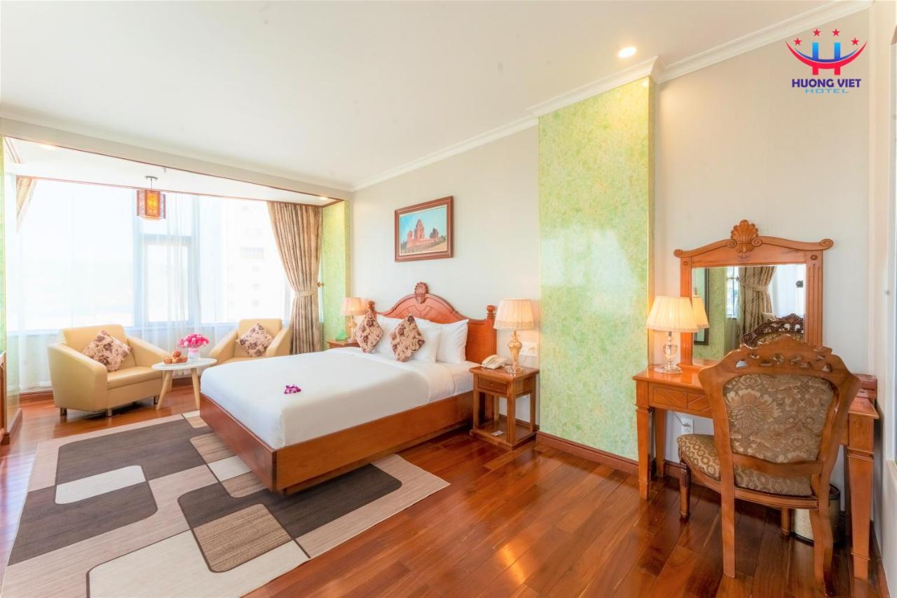 Huong Viet - Beachfront Hotel