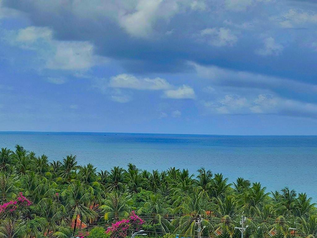 Victoria Beachfront Night Market * Phu Quoc