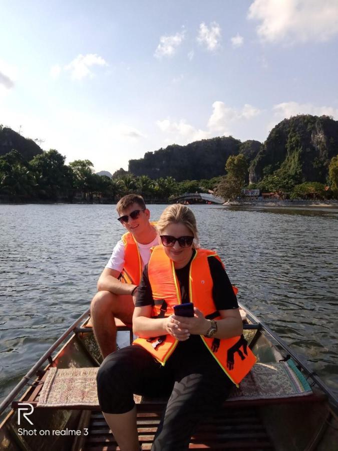 Tam Coc Full House Ninh Binh