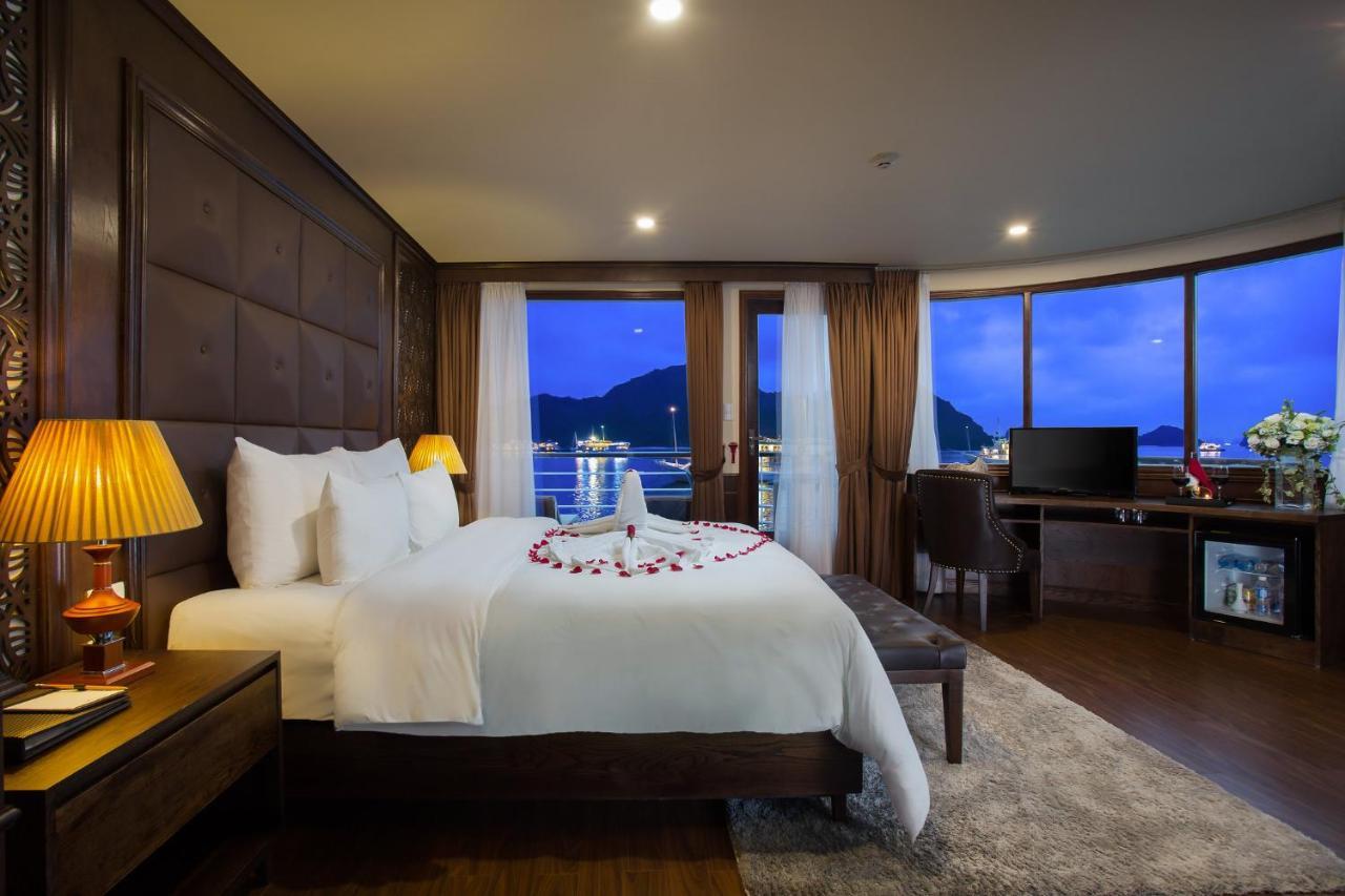 Mon Cheri Cruises  5*