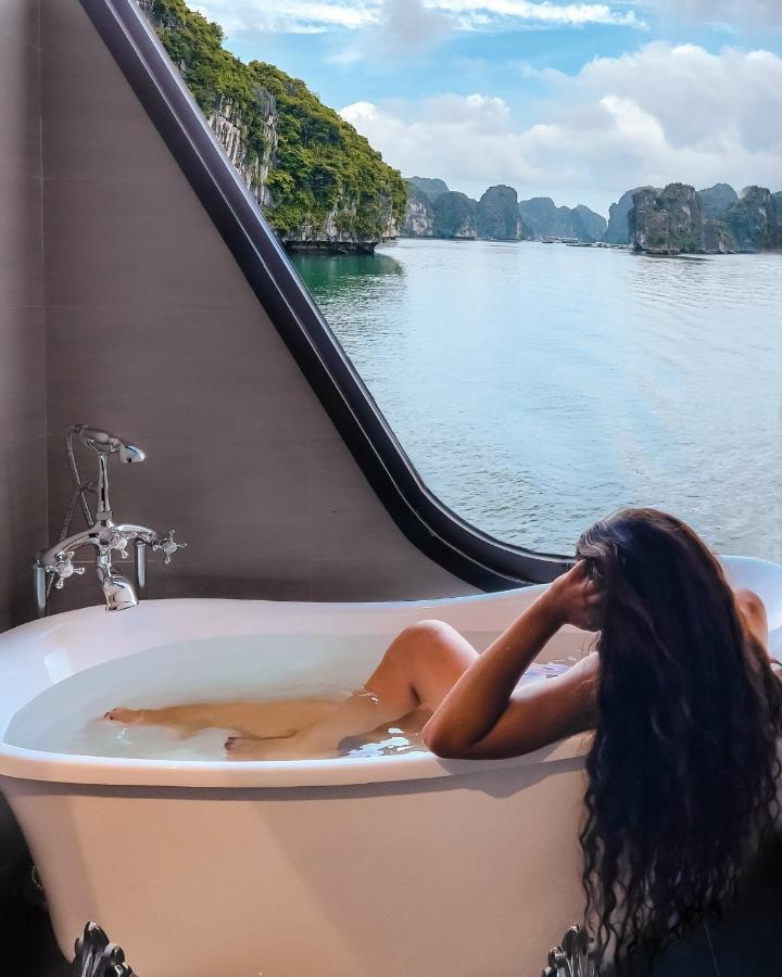 Le Theatre Cruises - Wonder On Lan Ha Bay Ha Long